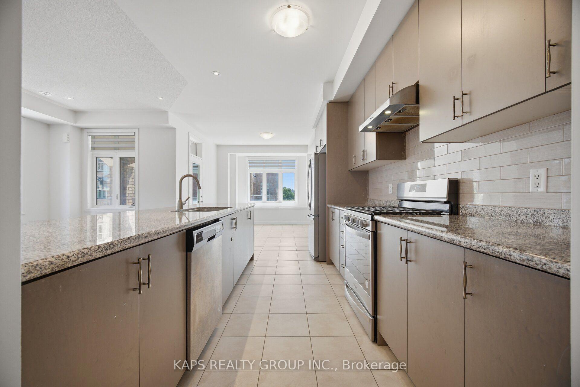 Photo 18 of 497 Manhattan Common, Oakville, Joshua Meadows — HOMEH