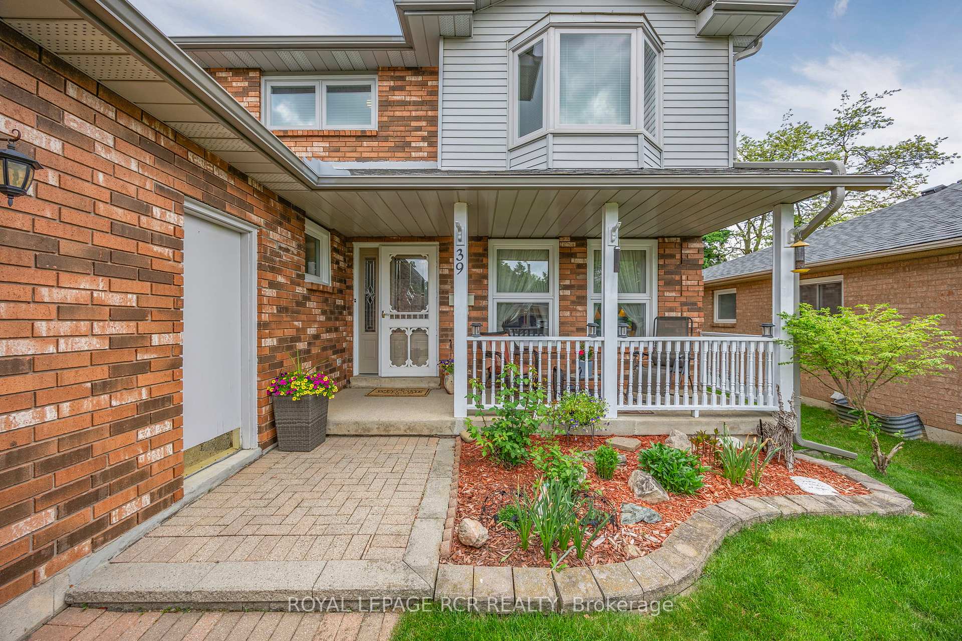 Photo 2 of 39 Passmore Avenue, Orangeville — HOMEH