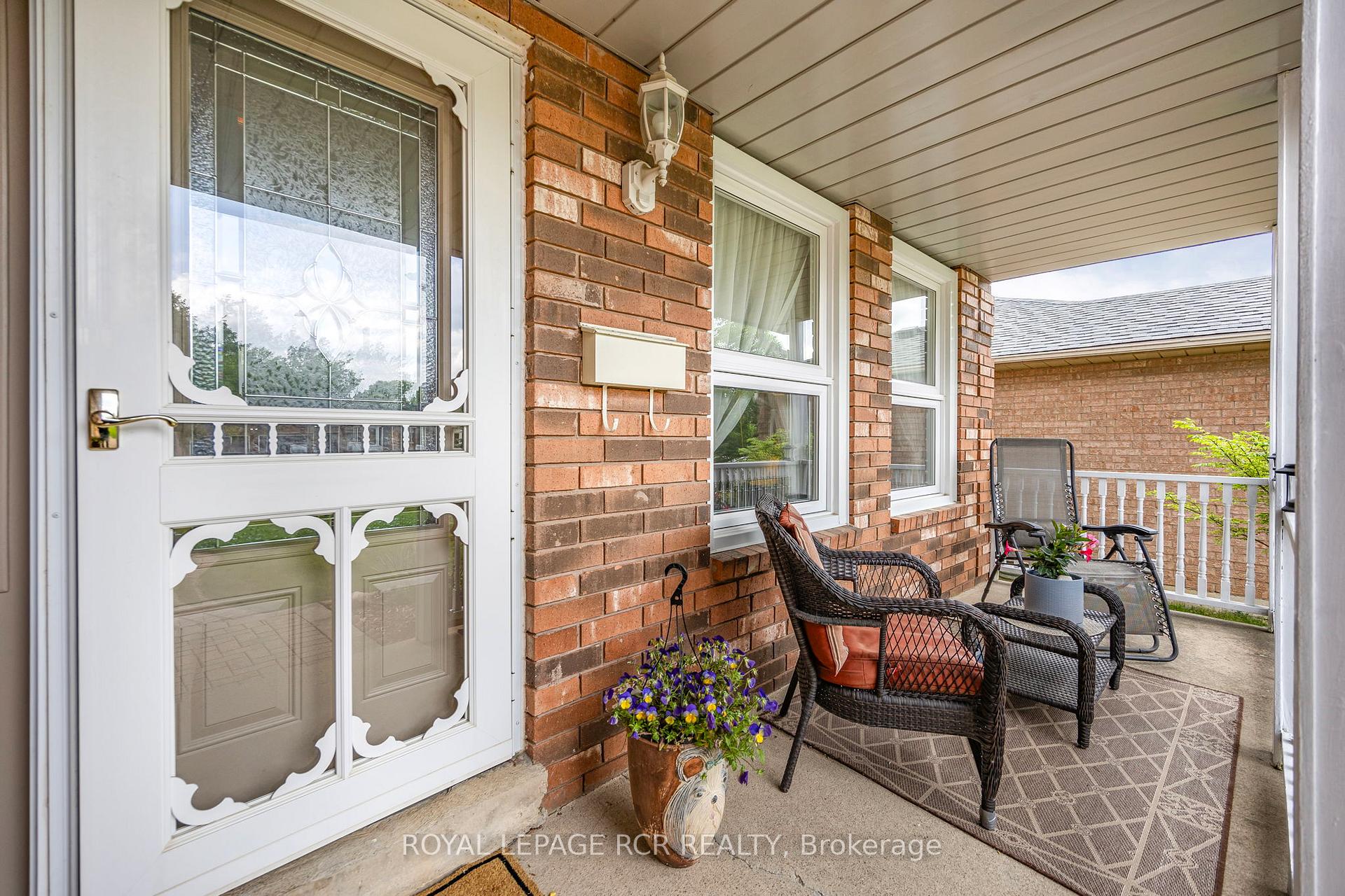 Photo 4 of 39 Passmore Avenue, Orangeville — HOMEH