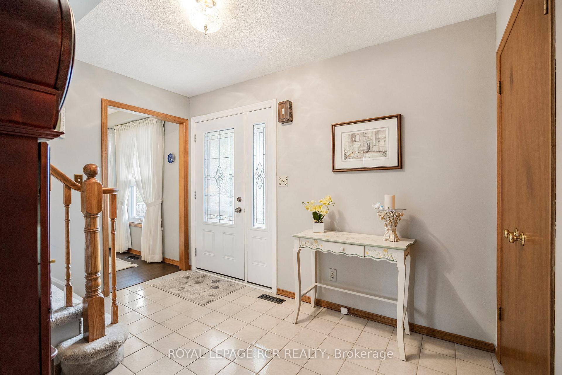 Photo 5 of 39 Passmore Avenue, Orangeville — HOMEH
