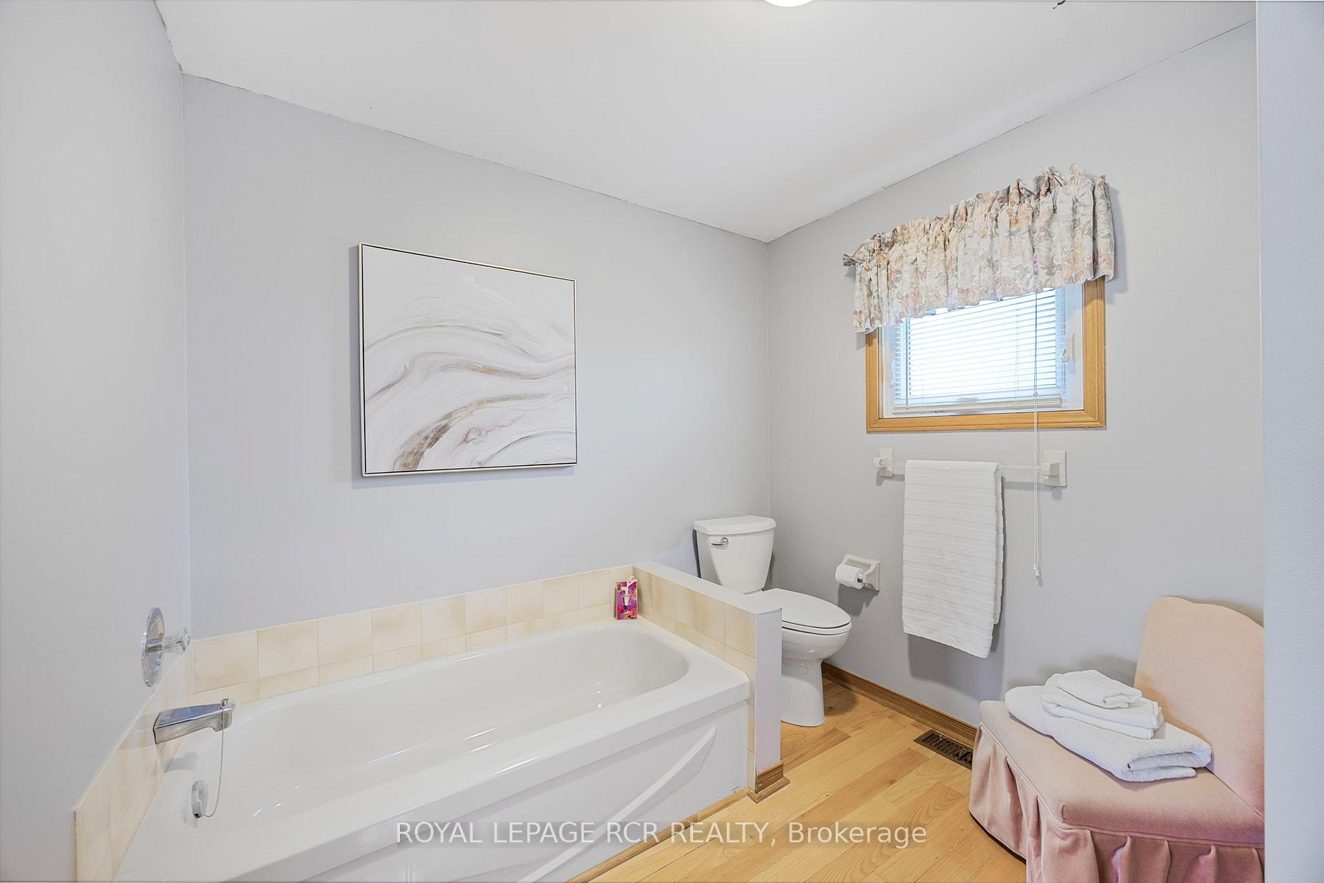 Photo 20 of 39 Passmore Avenue, Orangeville — HOMEH