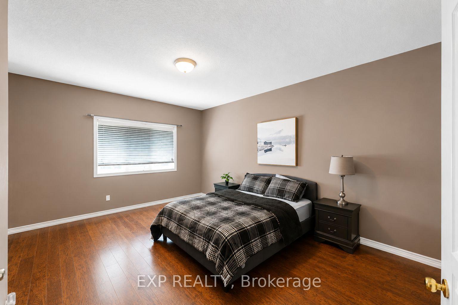 Photo 14 of 16 Downing Street, Hamilton, Binbrook — HOMEH