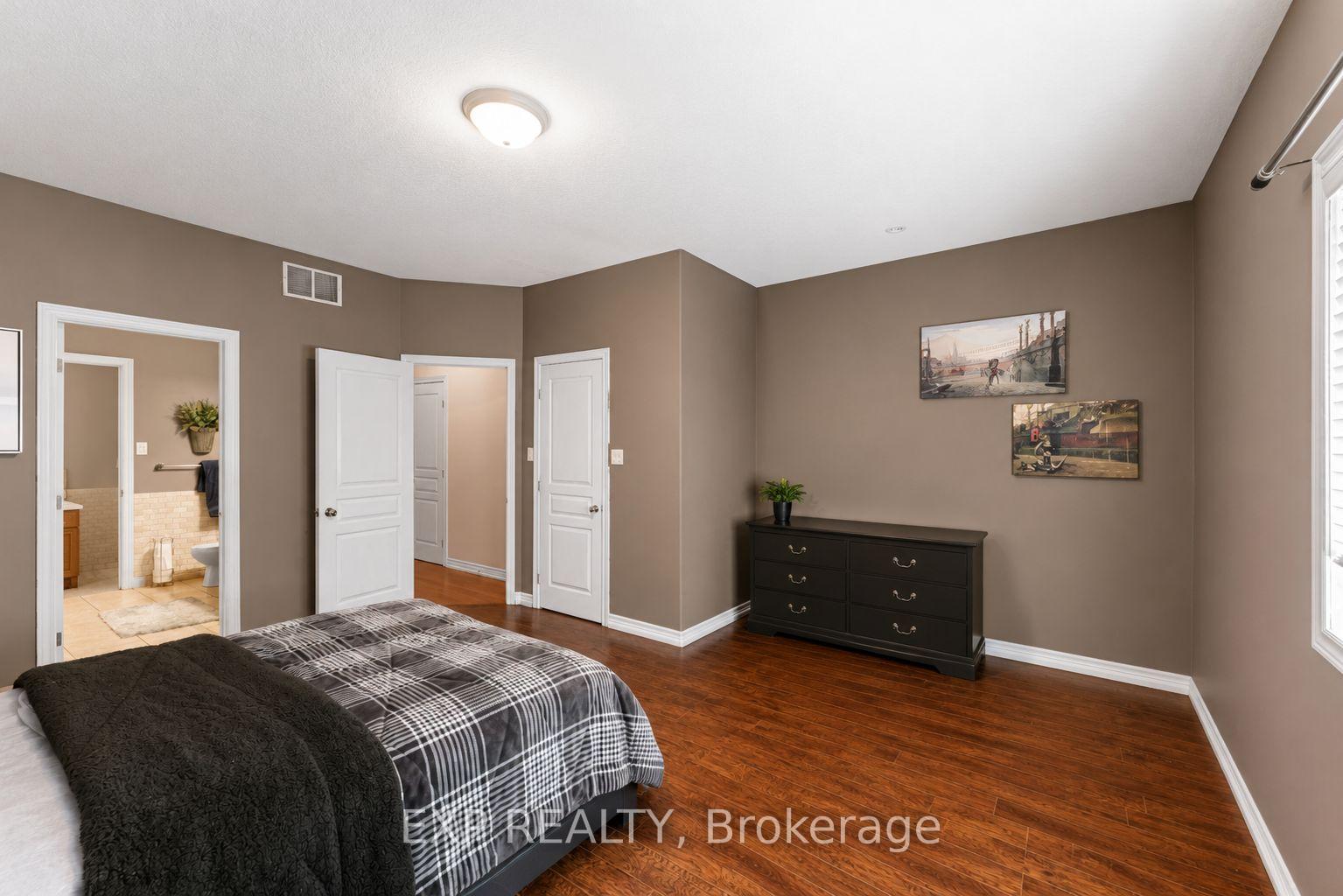 Photo 15 of 16 Downing Street, Hamilton, Binbrook — HOMEH