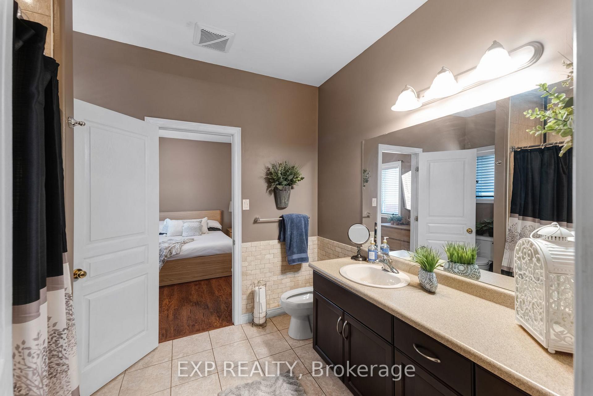 Photo 16 of 16 Downing Street, Hamilton, Binbrook — HOMEH