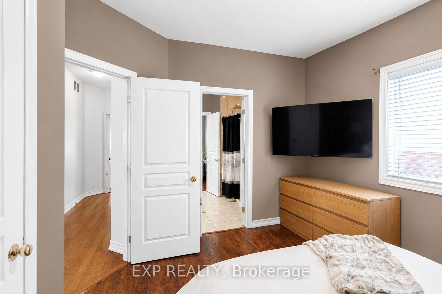 Photo 19 of 16 Downing Street, Hamilton, Binbrook — HOMEH