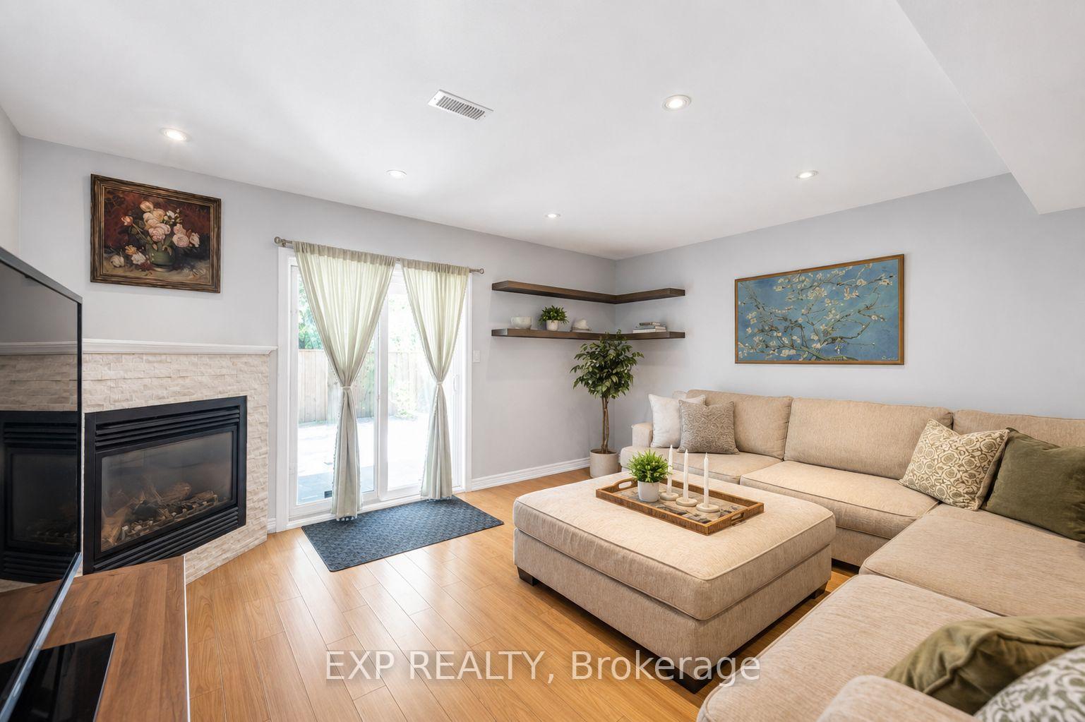 Photo 25 of 16 Downing Street, Hamilton, Binbrook — HOMEH