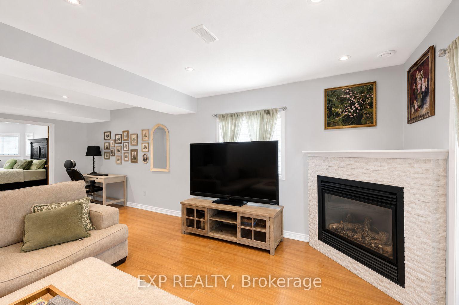 Photo 26 of 16 Downing Street, Hamilton, Binbrook — HOMEH