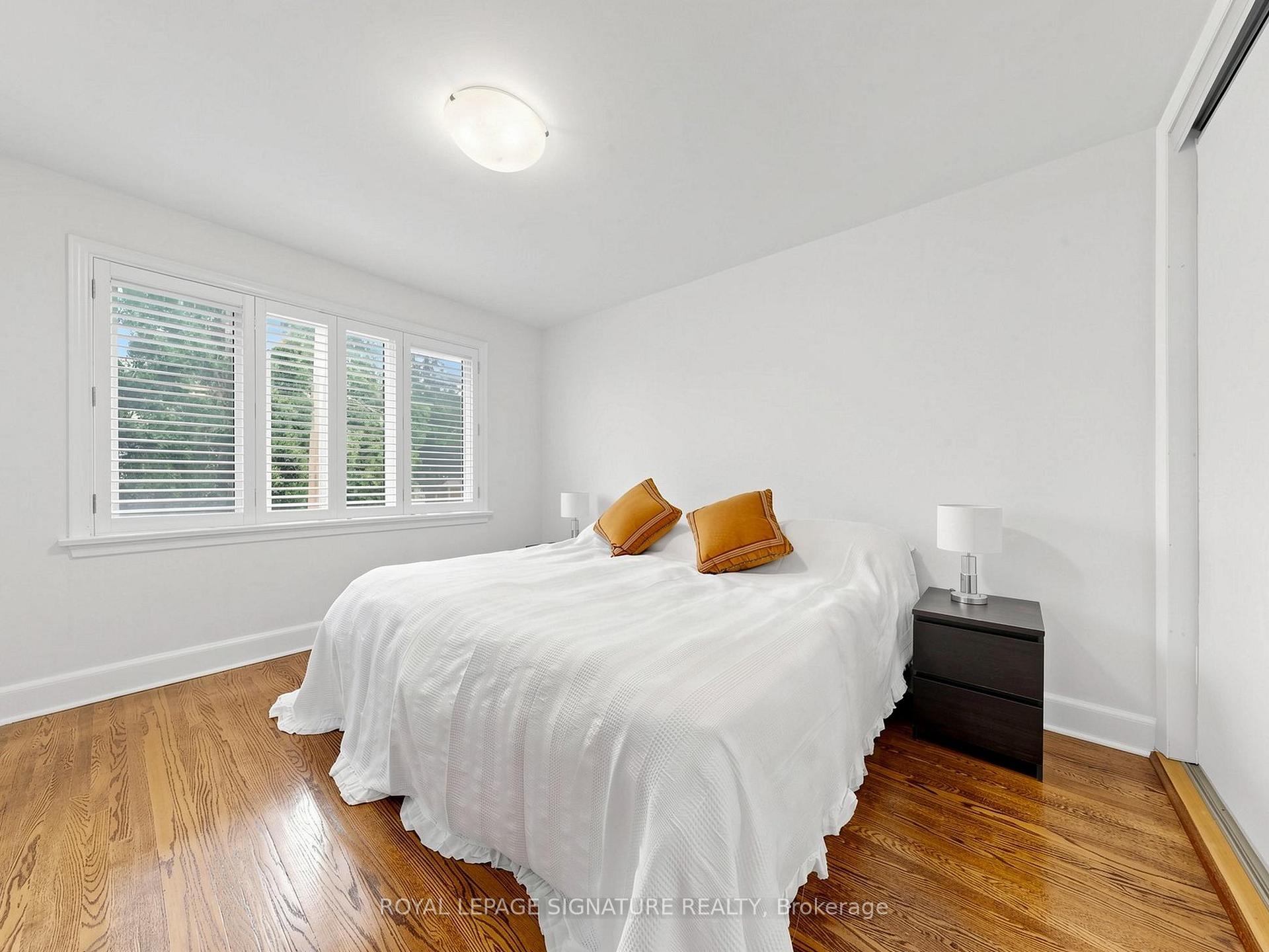 Photo 10 of 46 Brookview Drive, Toronto, Englemount-Lawrence — HOMEH