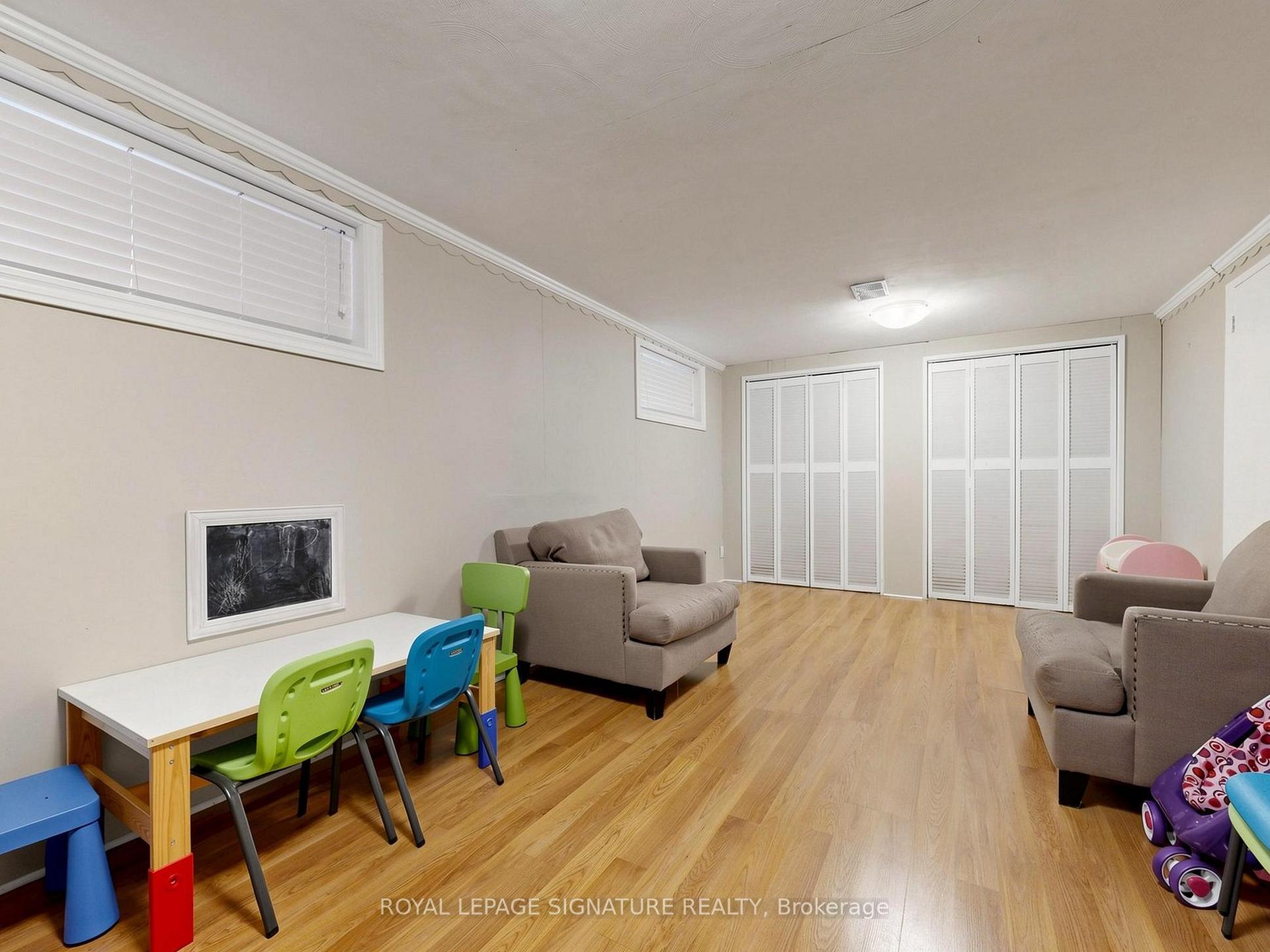 Photo 20 of 46 Brookview Drive, Toronto, Englemount-Lawrence — HOMEH