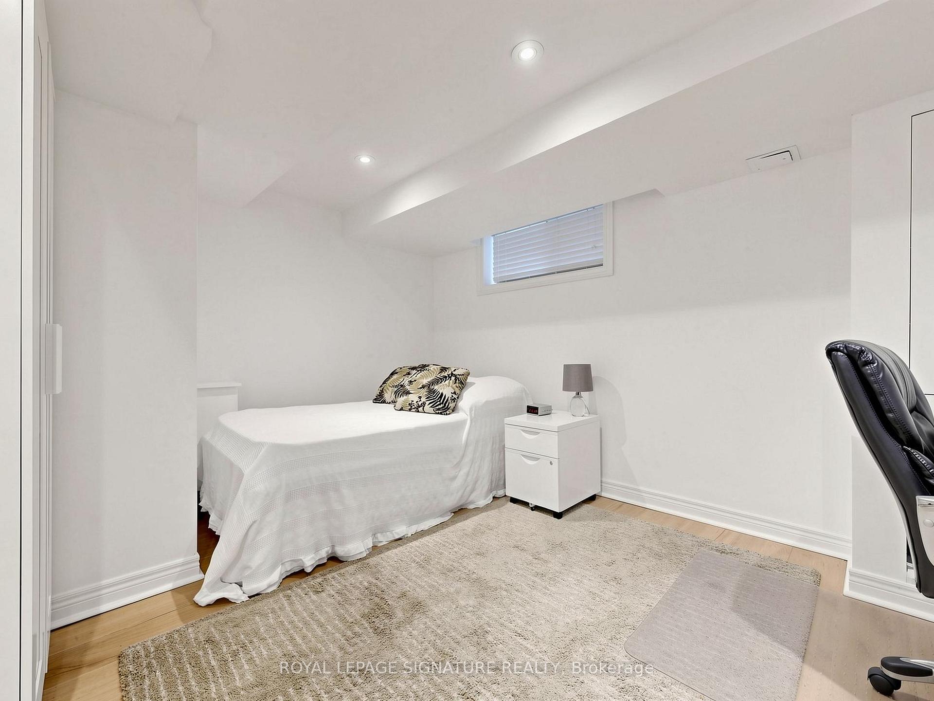 Photo 21 of 46 Brookview Drive, Toronto, Englemount-Lawrence — HOMEH