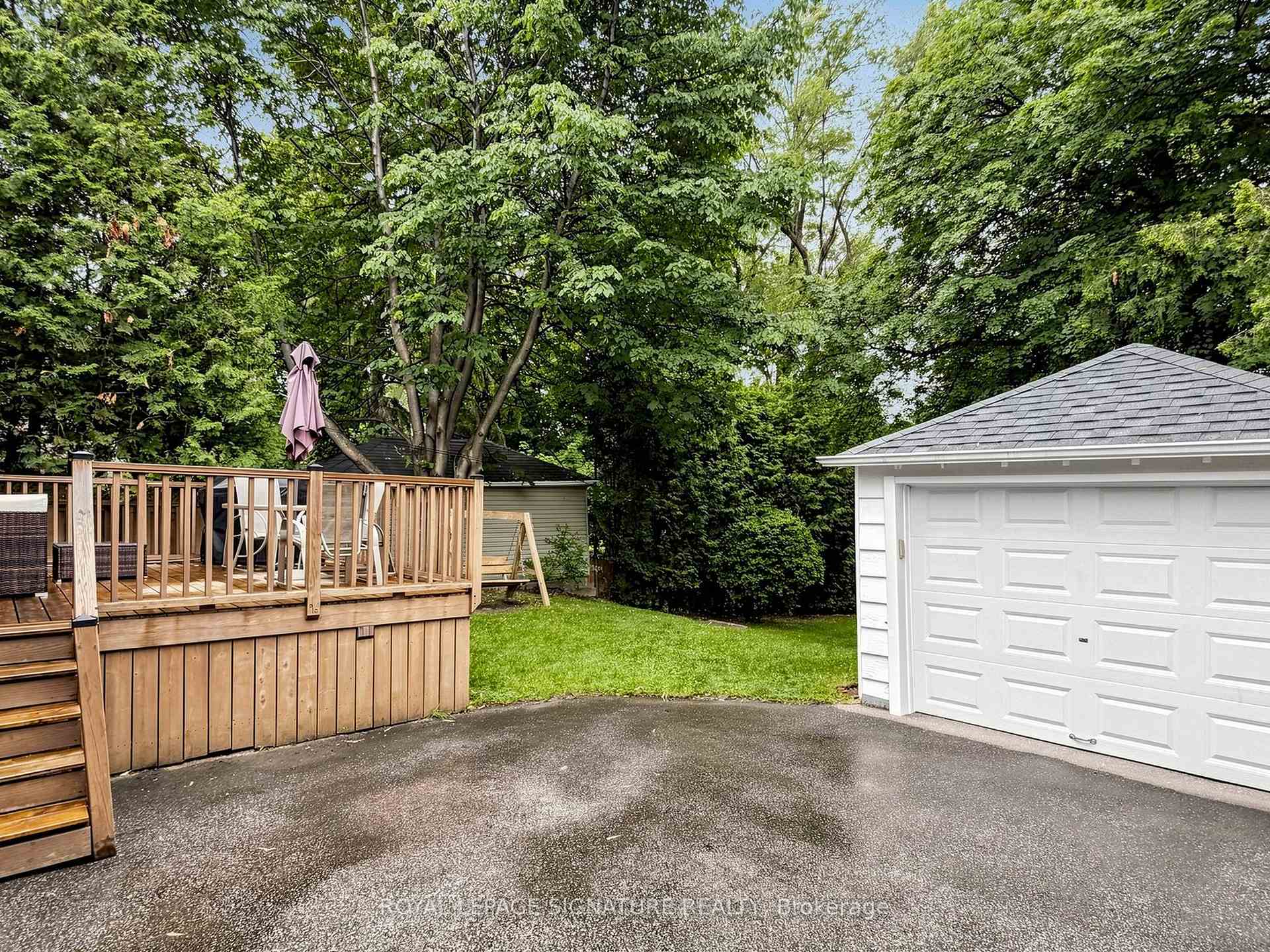 Photo 25 of 46 Brookview Drive, Toronto, Englemount-Lawrence — HOMEH