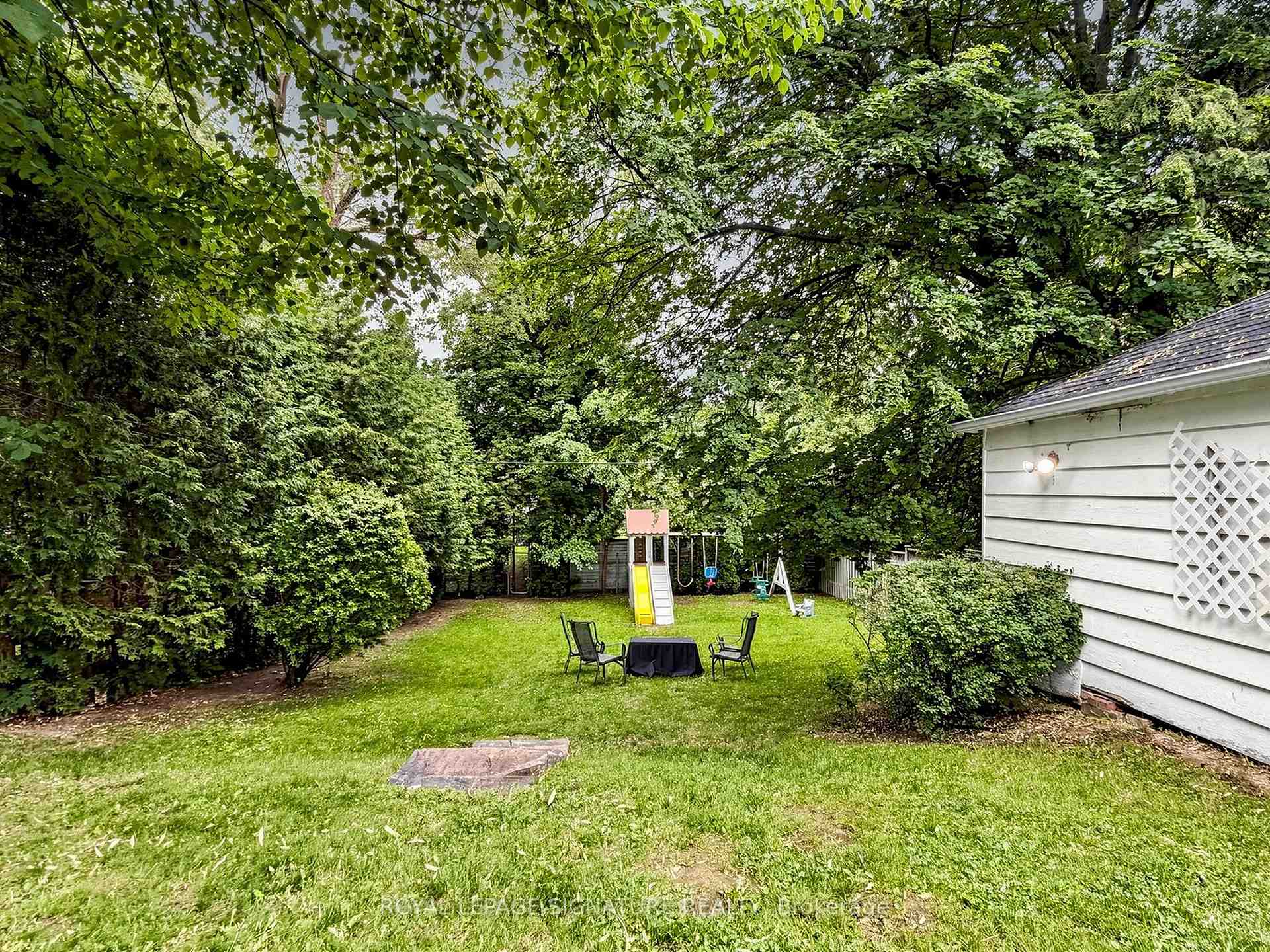 Photo 27 of 46 Brookview Drive, Toronto, Englemount-Lawrence — HOMEH