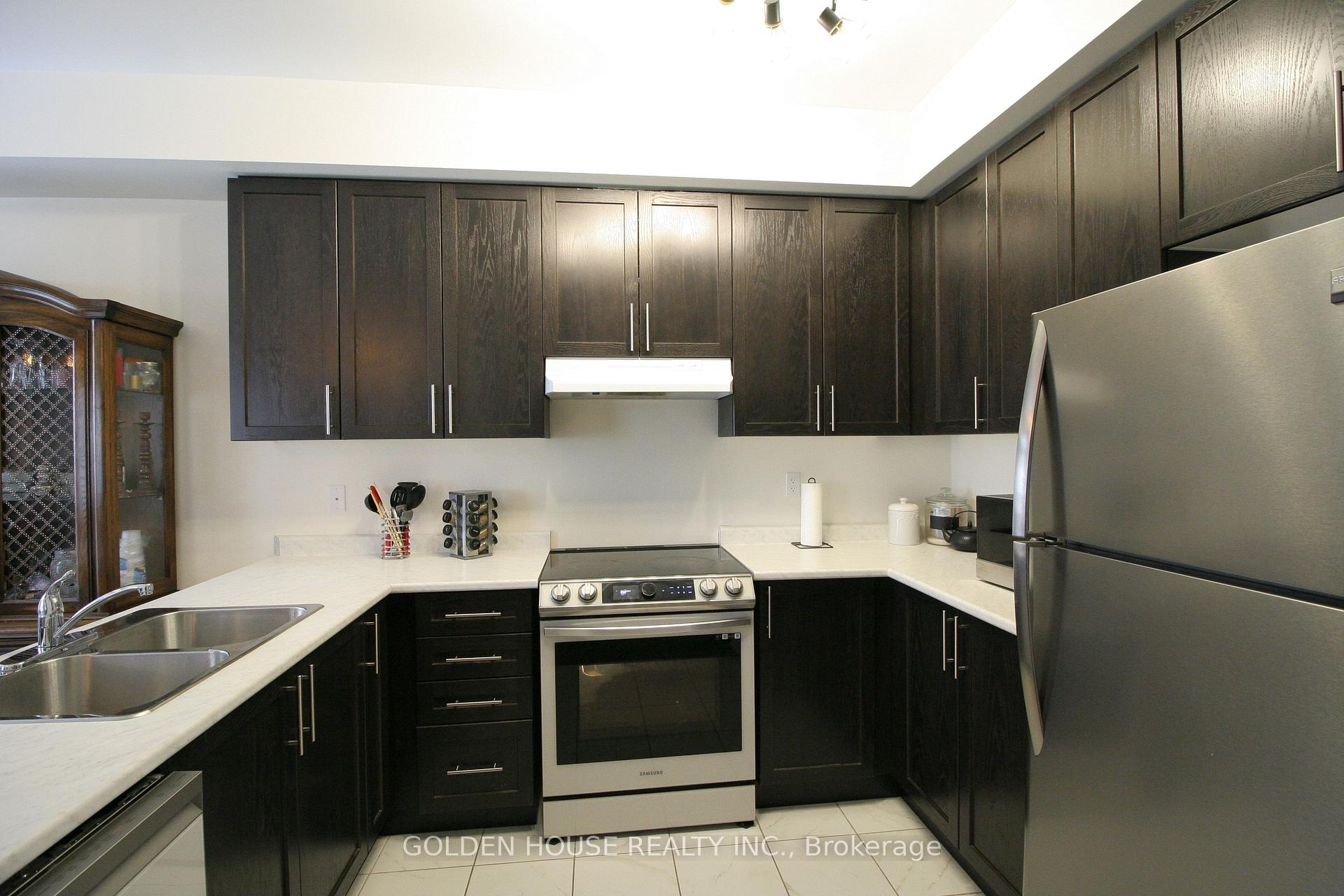 Photo 5 of Unit 402, 2540 William Jackson Drive, Pickering, Duffin Heights — HOMEH
