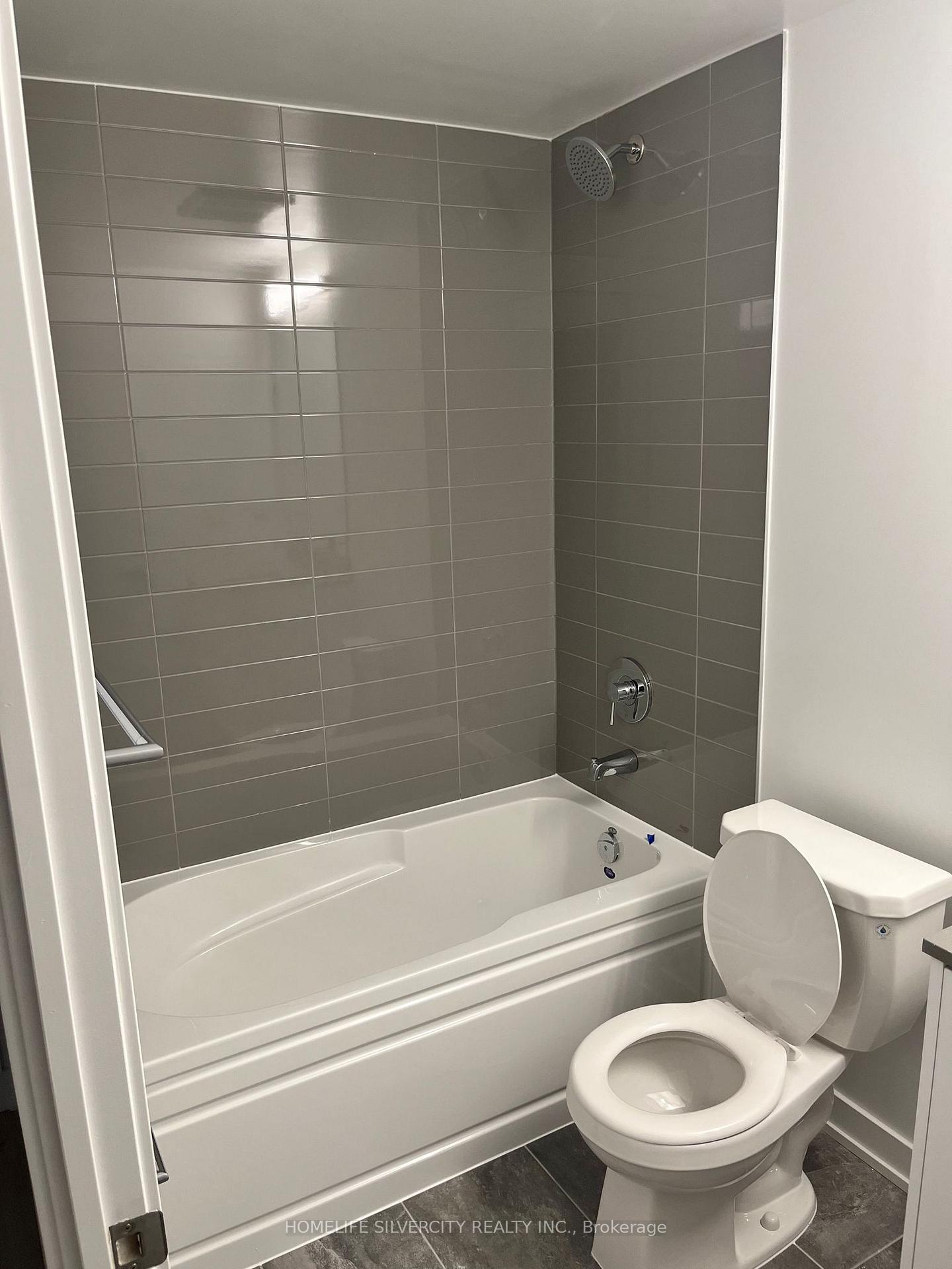 Photo 26 of Unit B617, 3200 Dakota Common, Burlington, Alton — HOMEH