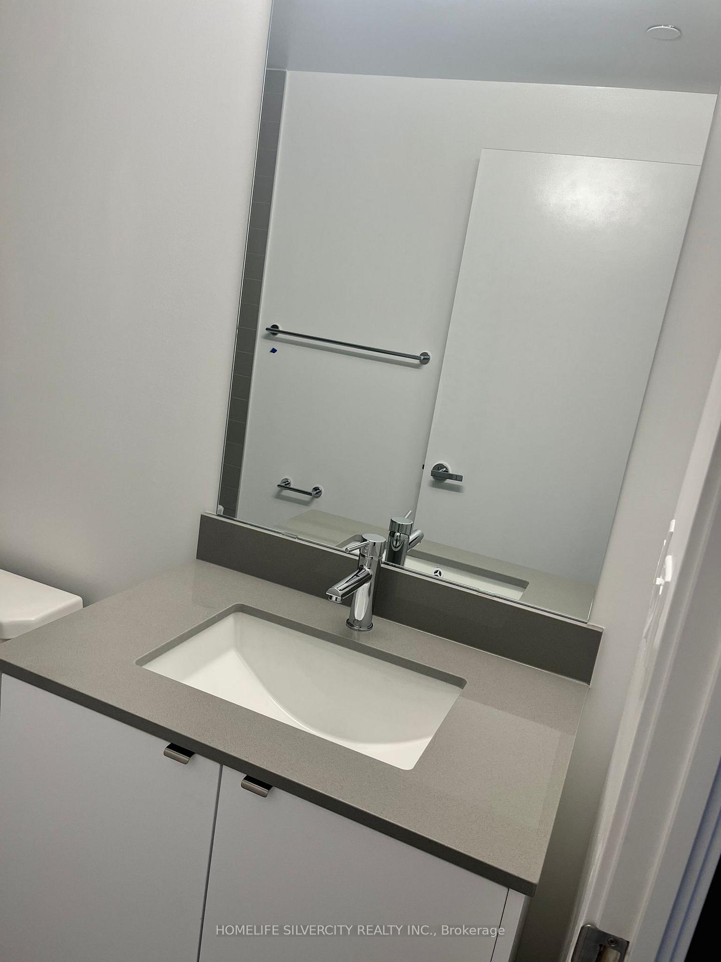 Photo 28 of Unit B617, 3200 Dakota Common, Burlington, Alton — HOMEH