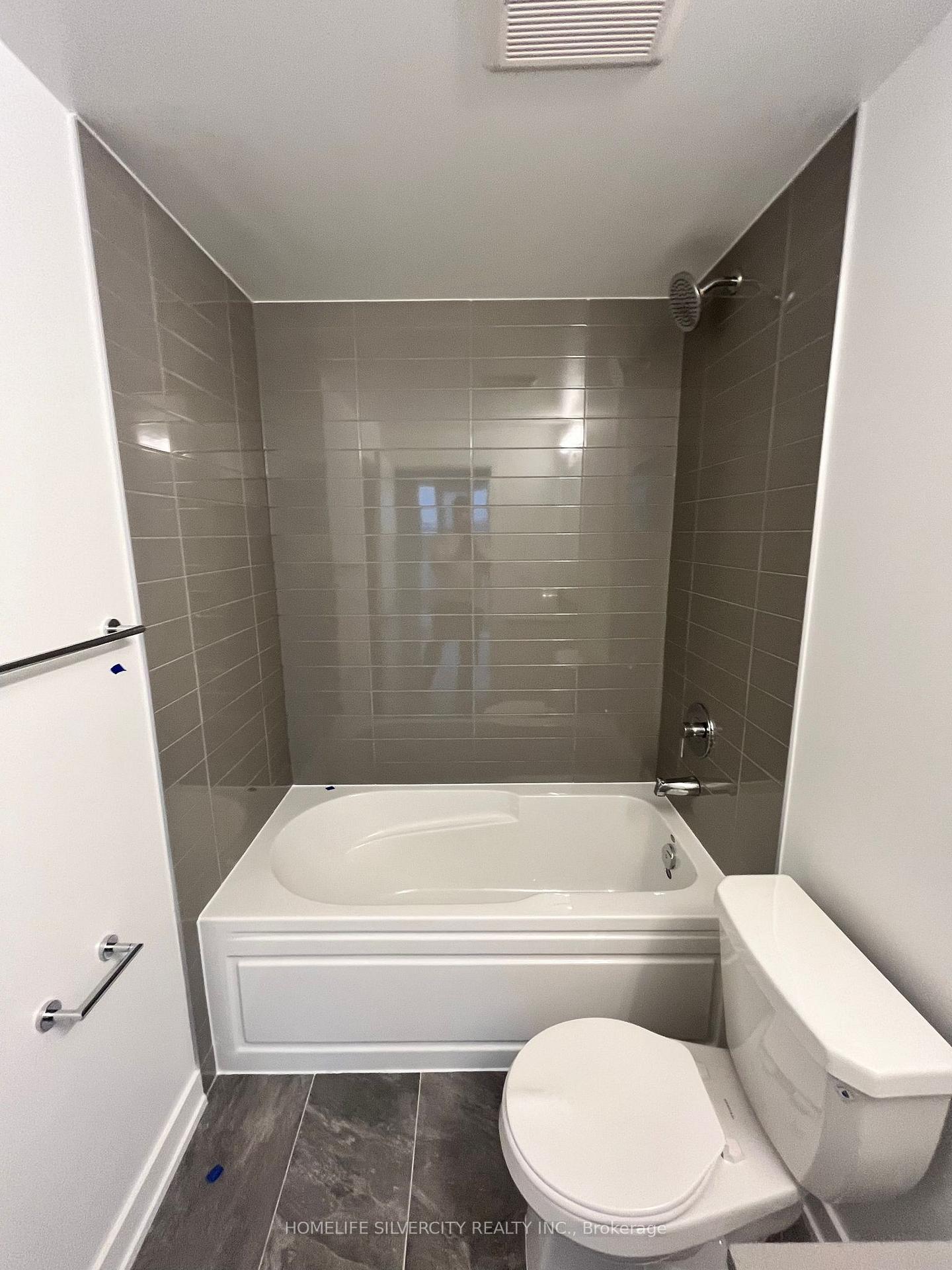 Photo 29 of Unit B617, 3200 Dakota Common, Burlington, Alton — HOMEH