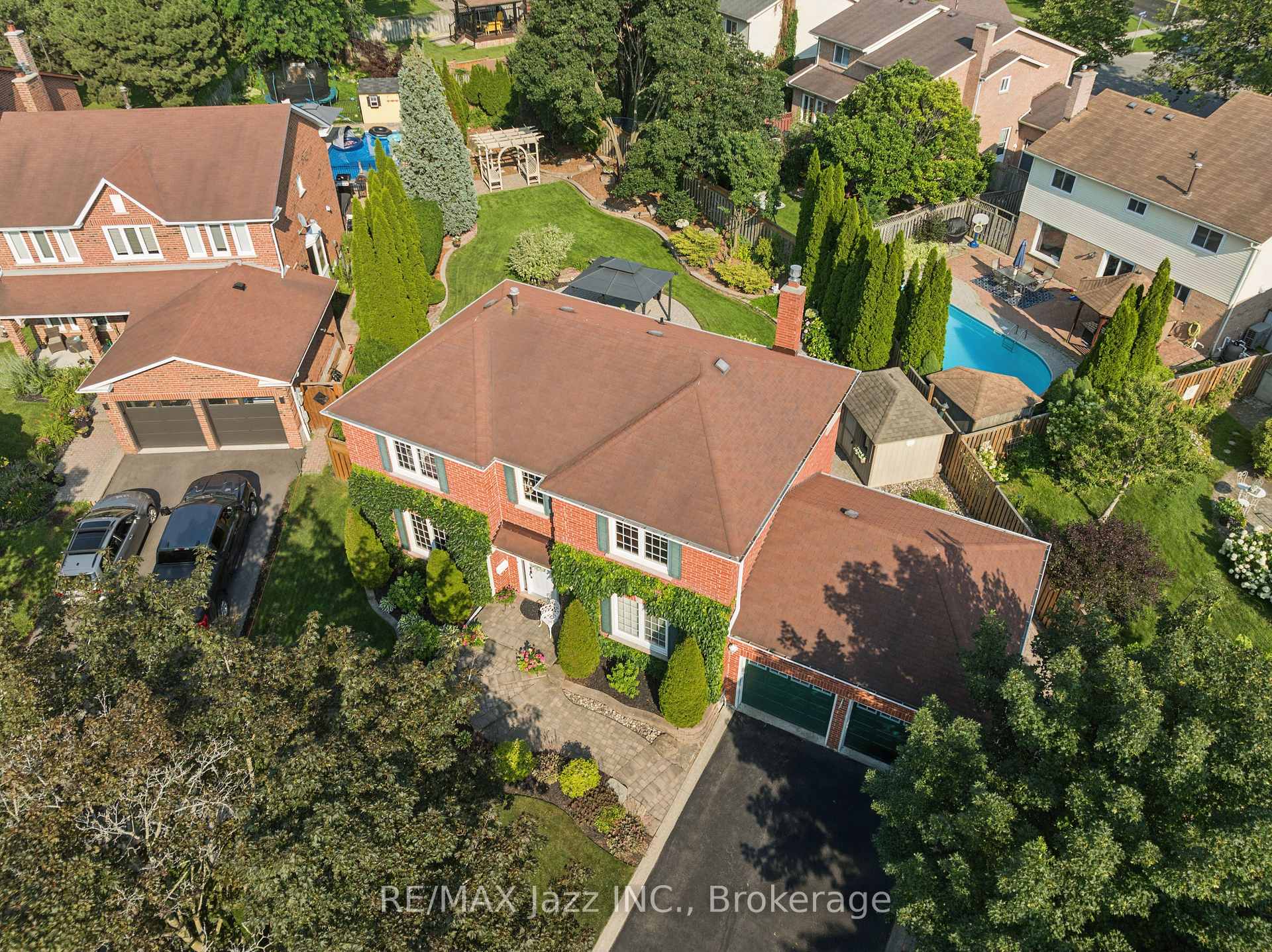 Photo 4 of 48 Butterfield Crescent, Whitby, Rolling Acres — HOMEH