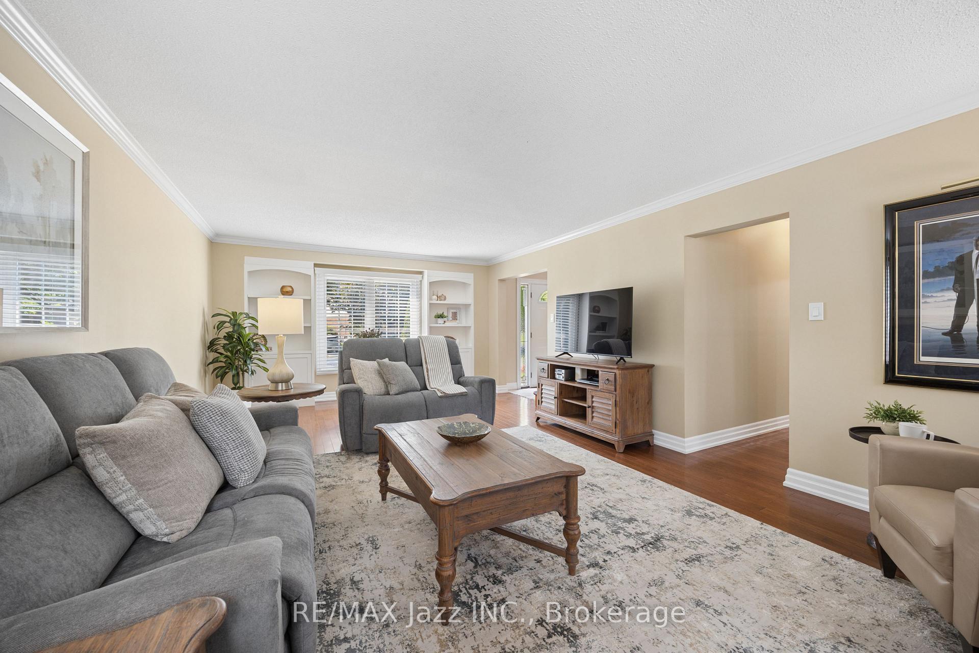 Photo 8 of 48 Butterfield Crescent, Whitby, Rolling Acres — HOMEH