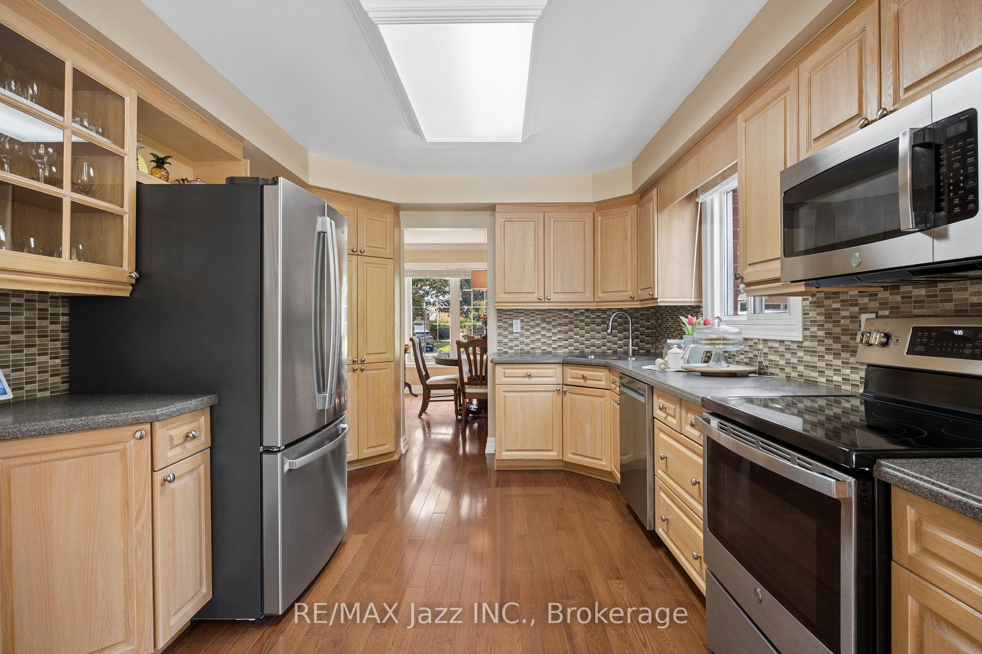 Photo 12 of 48 Butterfield Crescent, Whitby, Rolling Acres — HOMEH