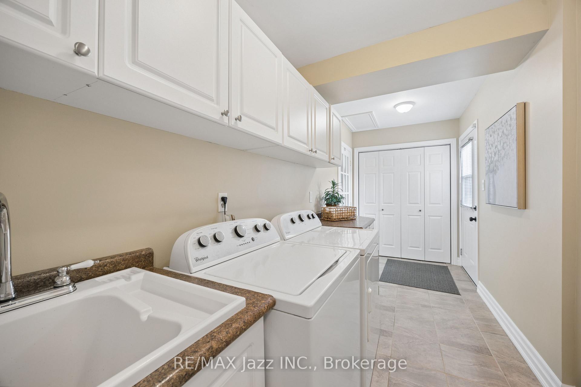 Photo 17 of 48 Butterfield Crescent, Whitby, Rolling Acres — HOMEH