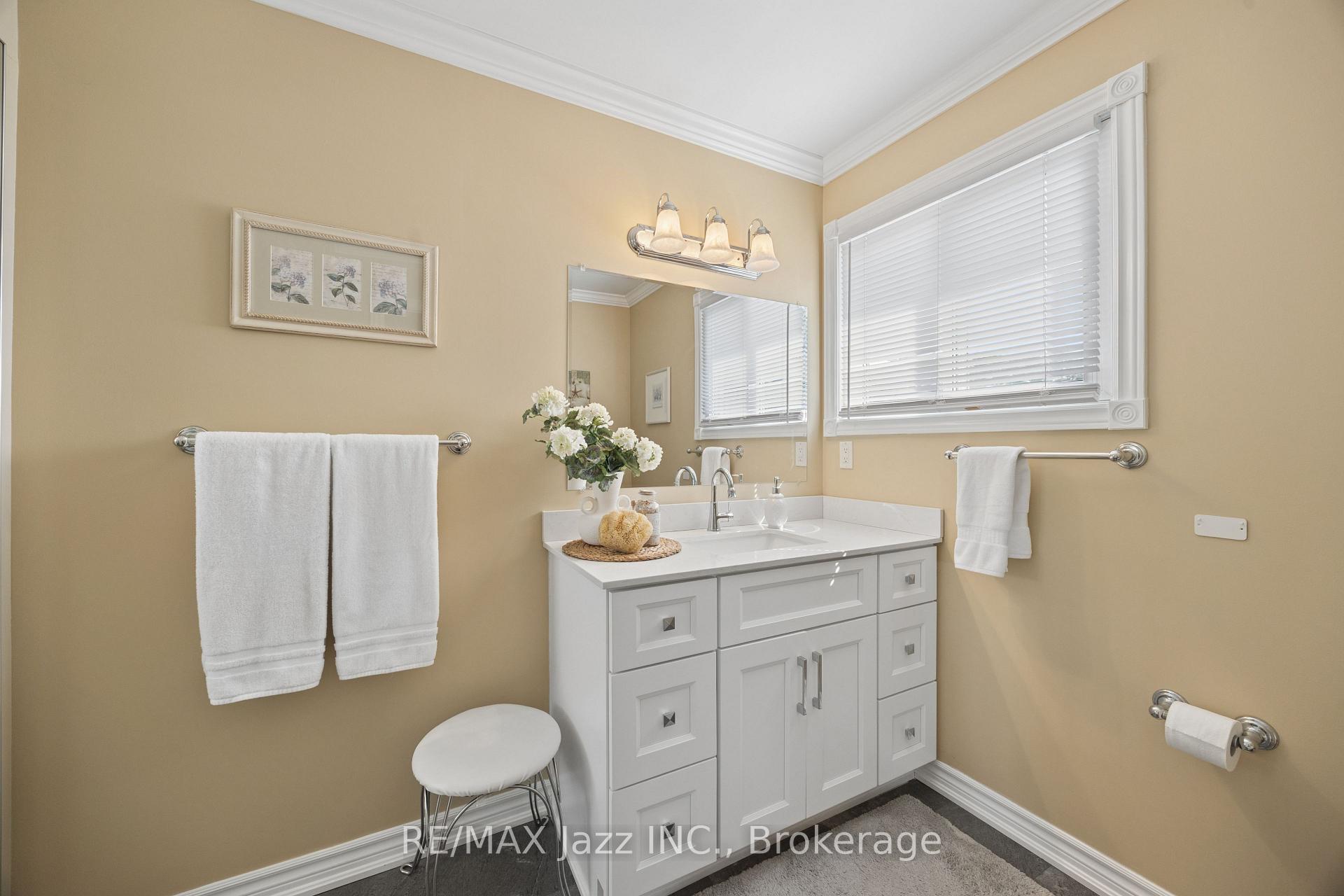 Photo 21 of 48 Butterfield Crescent, Whitby, Rolling Acres — HOMEH