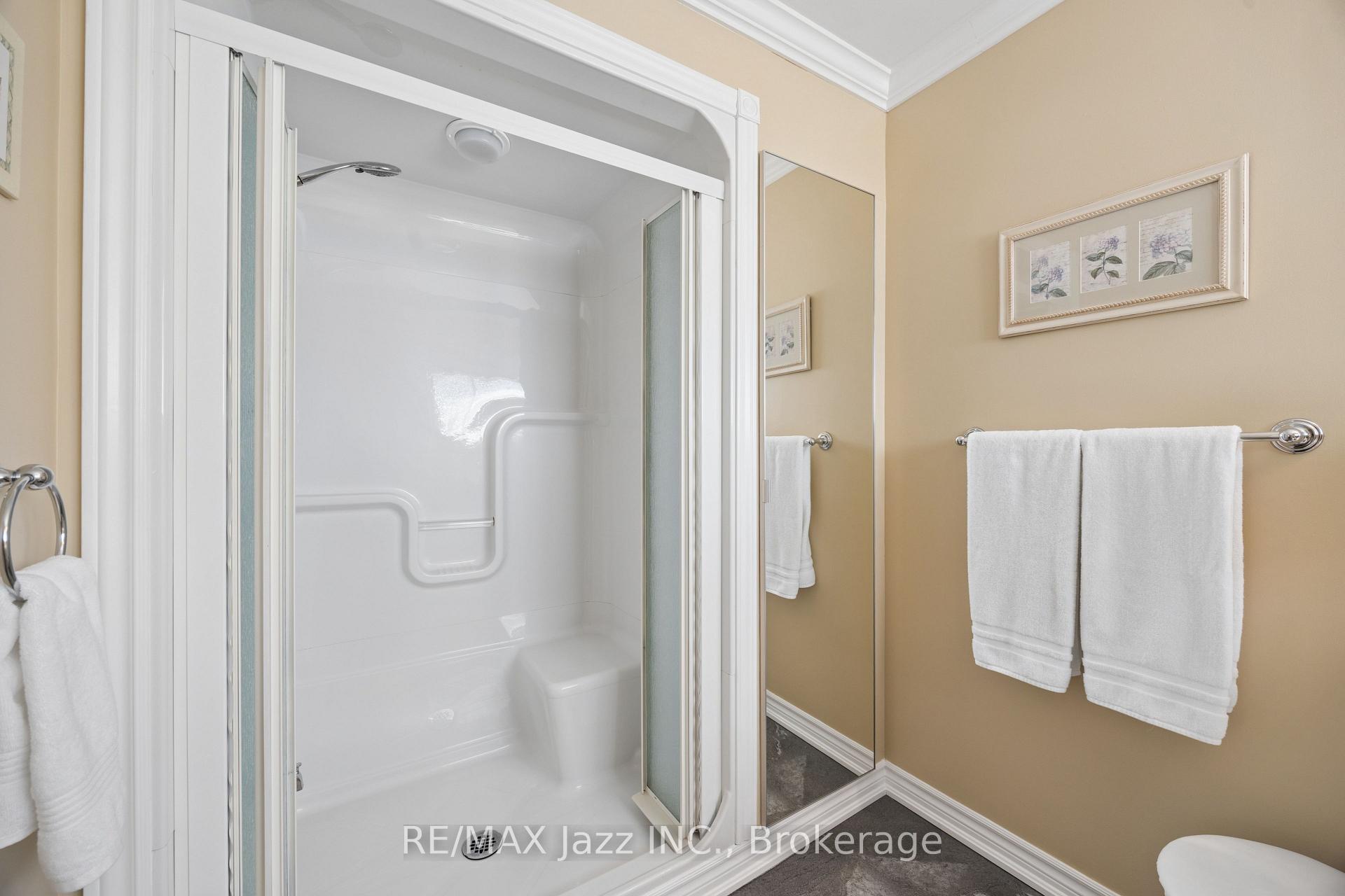 Photo 22 of 48 Butterfield Crescent, Whitby, Rolling Acres — HOMEH
