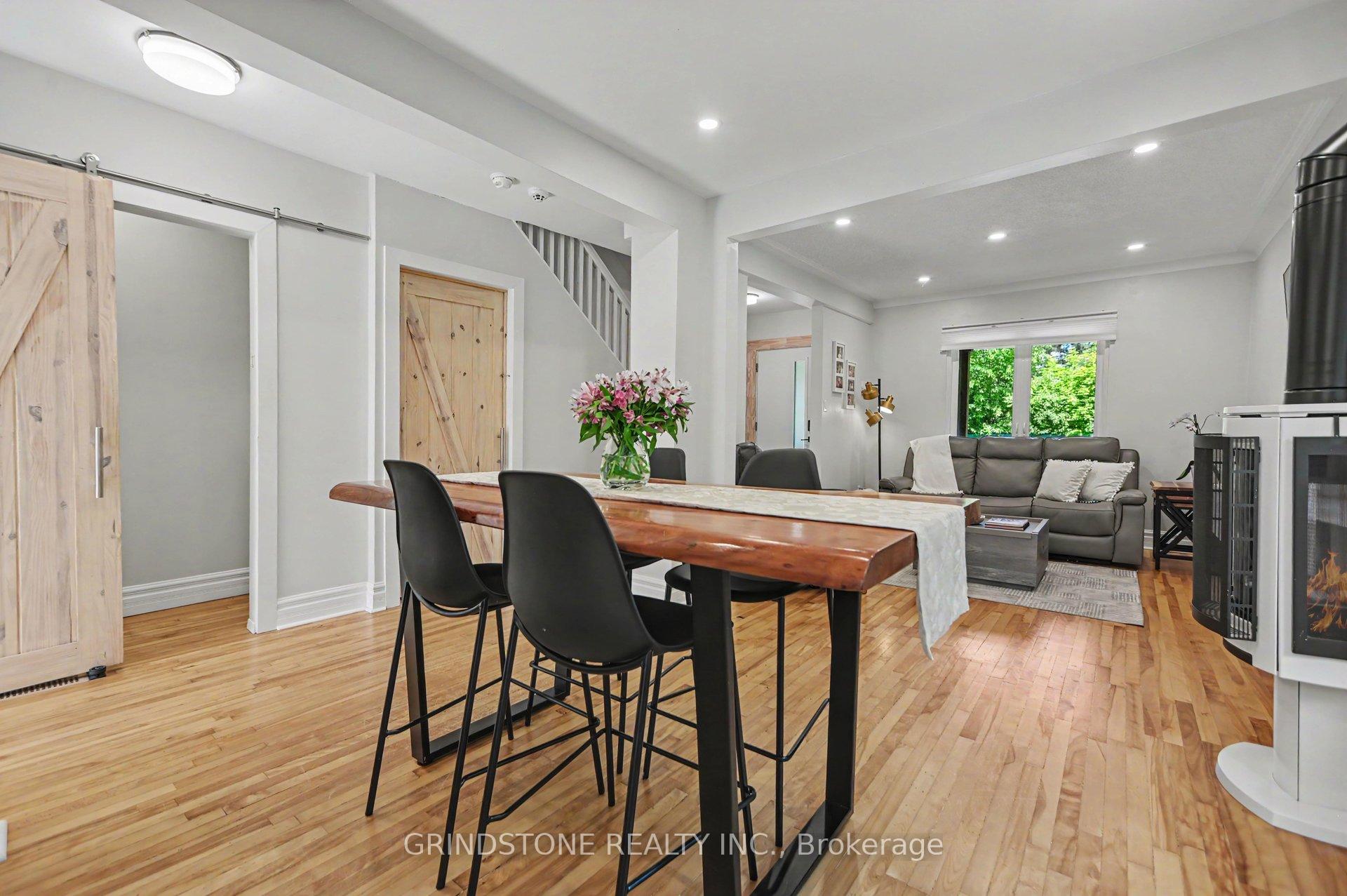 Photo 10 of 28 Railway Street, Ottawa, West Centre Town — HOMEH