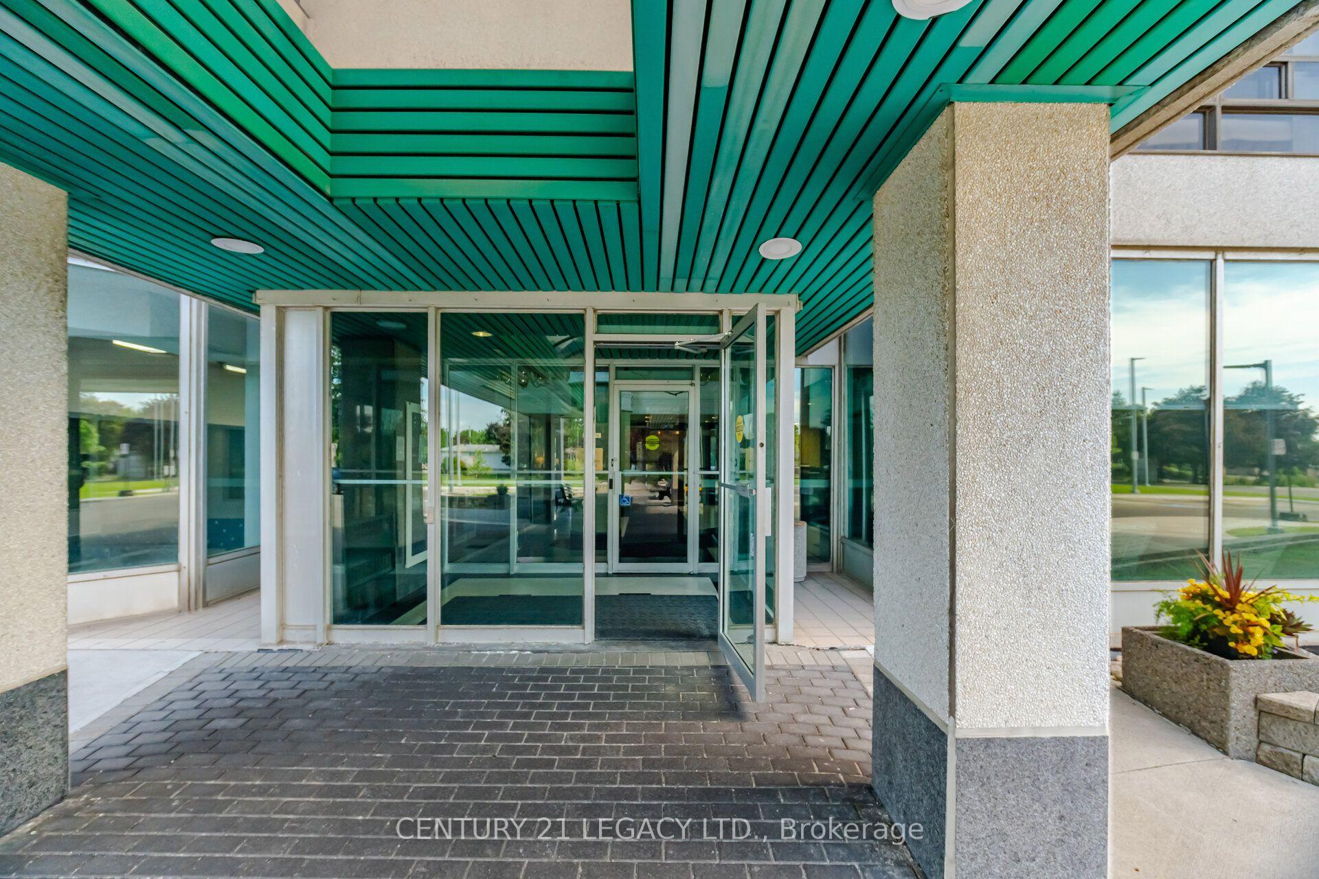 Photo 2 of Unit 1201, 320 Mill Street S, Brampton, Brampton South — HOMEH
