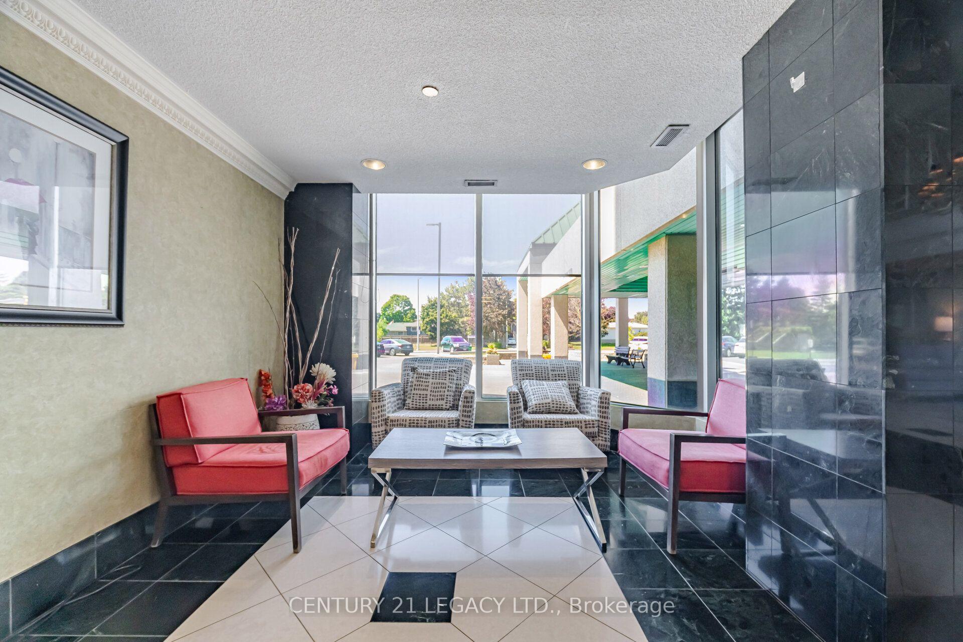 Photo 5 of Unit 1201, 320 Mill Street S, Brampton, Brampton South — HOMEH