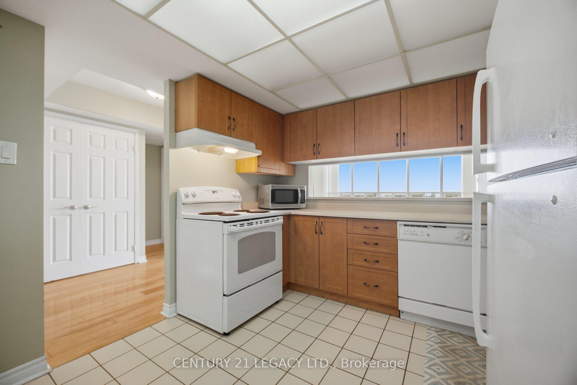 Photo 9 of Unit 1201, 320 Mill Street S, Brampton, Brampton South — HOMEH