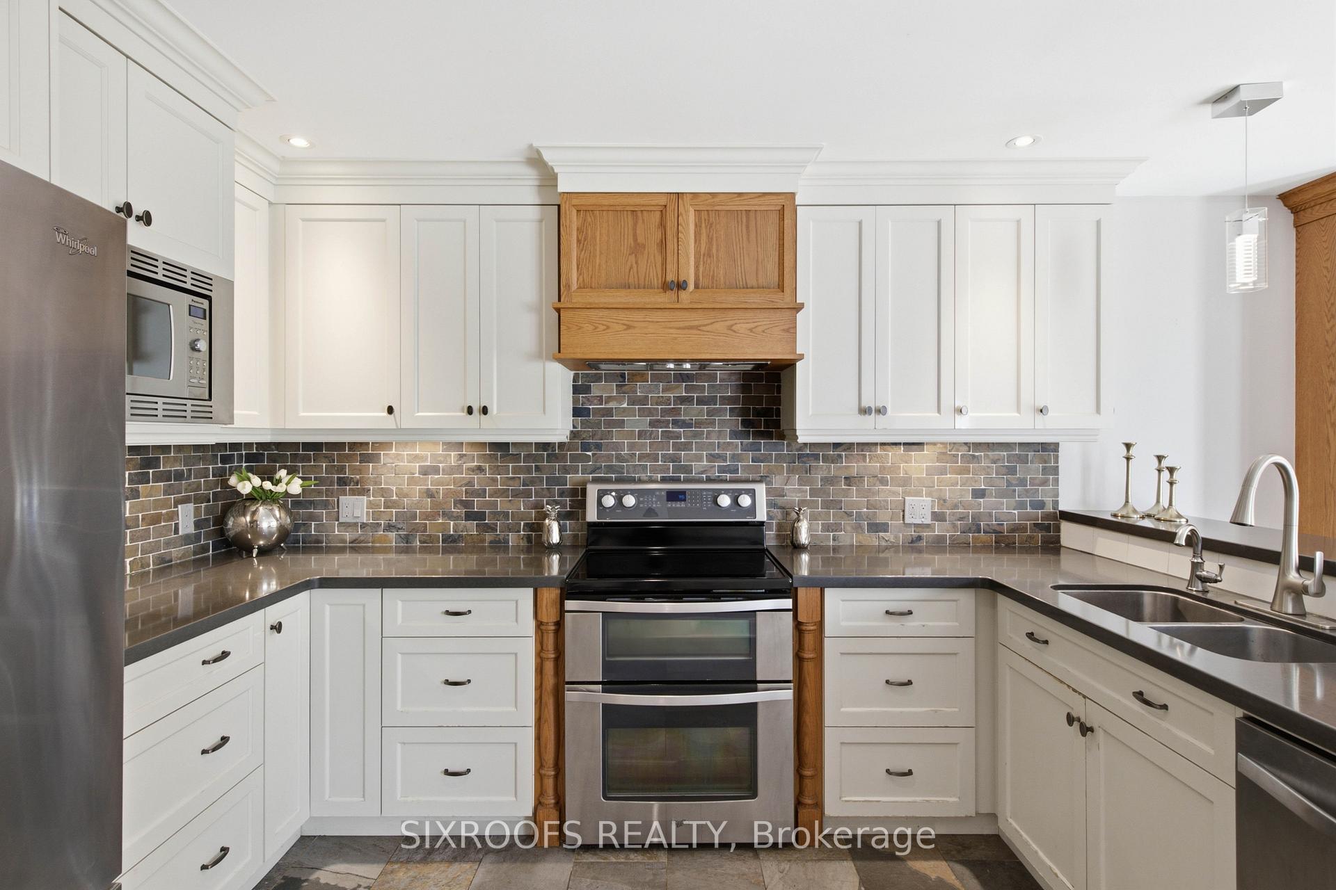 Photo 13 of 414 Havendale Crescent, Waterloo, Columbia Forest — HOMEH