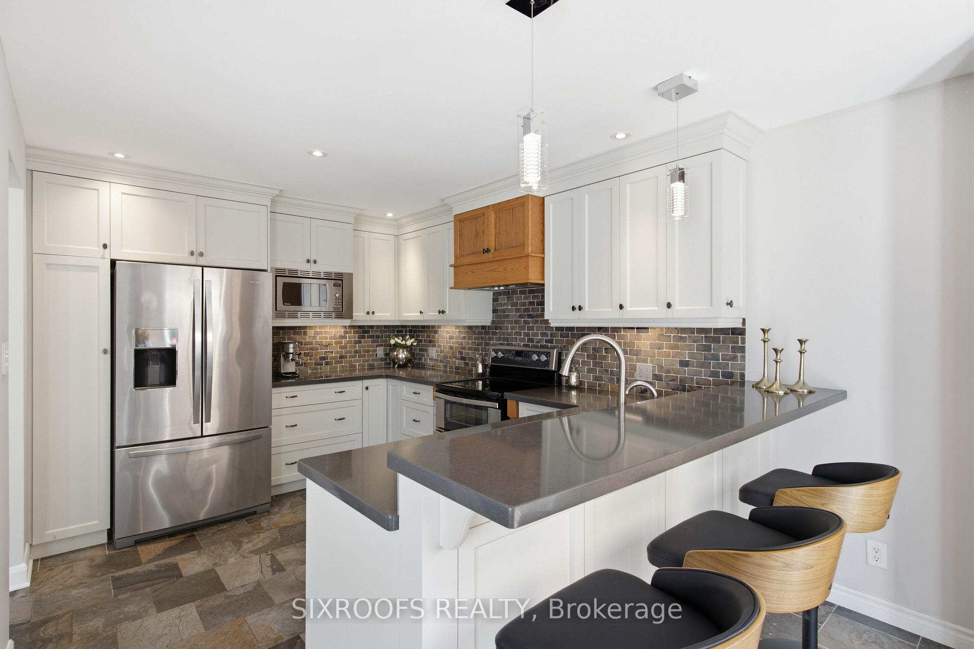 Photo 14 of 414 Havendale Crescent, Waterloo, Columbia Forest — HOMEH