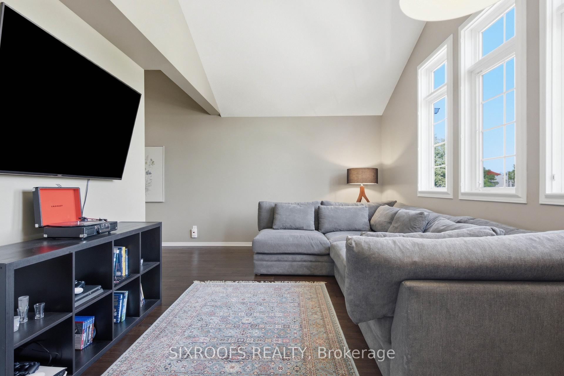 Photo 25 of 414 Havendale Crescent, Waterloo, Columbia Forest — HOMEH
