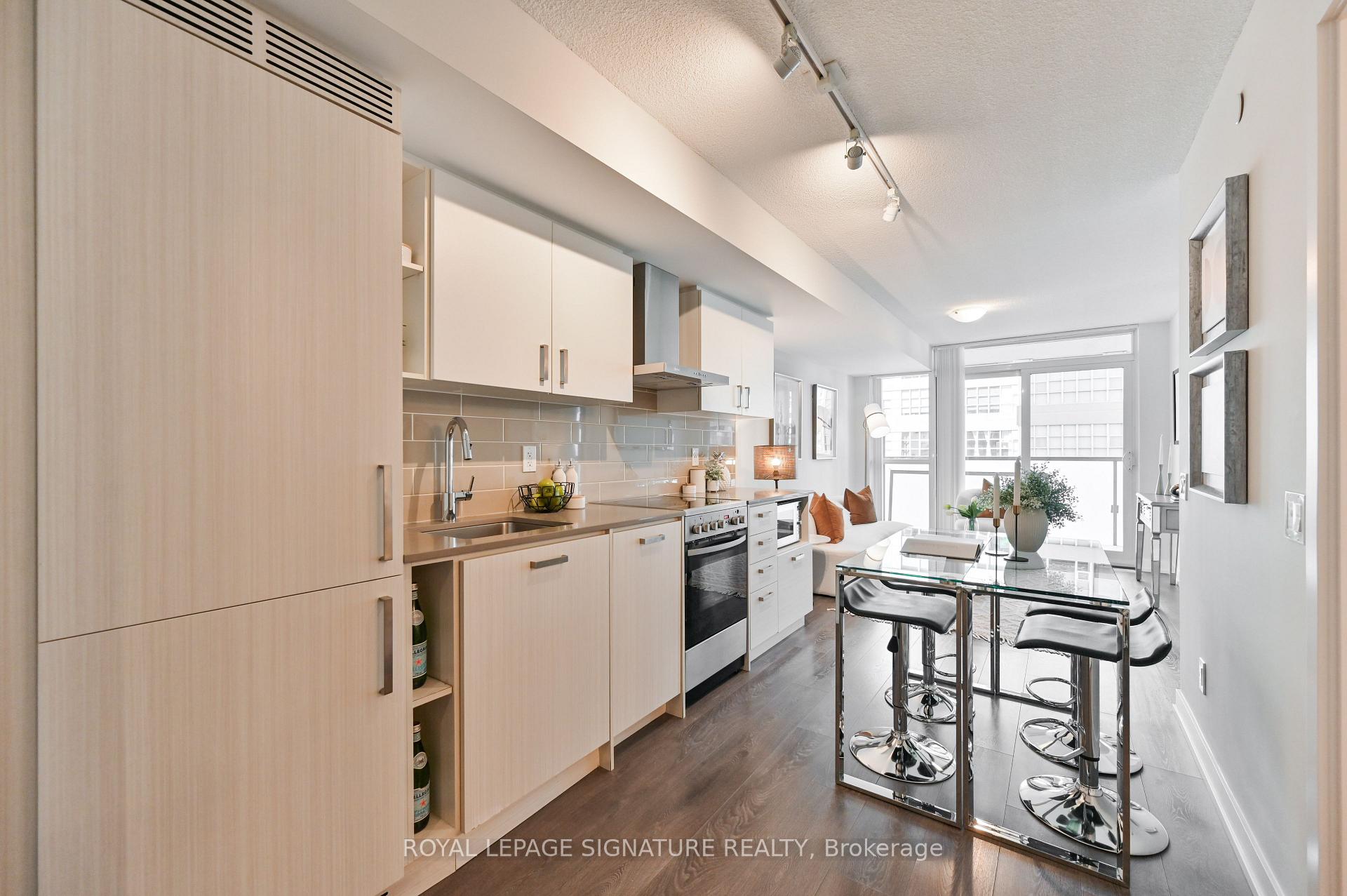 Photo 7 of Unit 606, 125 Redpath Avenue, Toronto, Mount Pleasant West — HOMEH