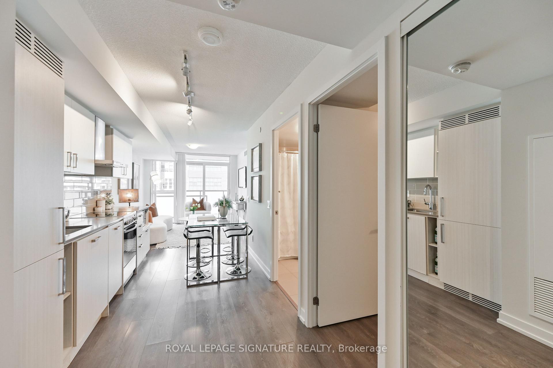 Photo 8 of Unit 606, 125 Redpath Avenue, Toronto, Mount Pleasant West — HOMEH