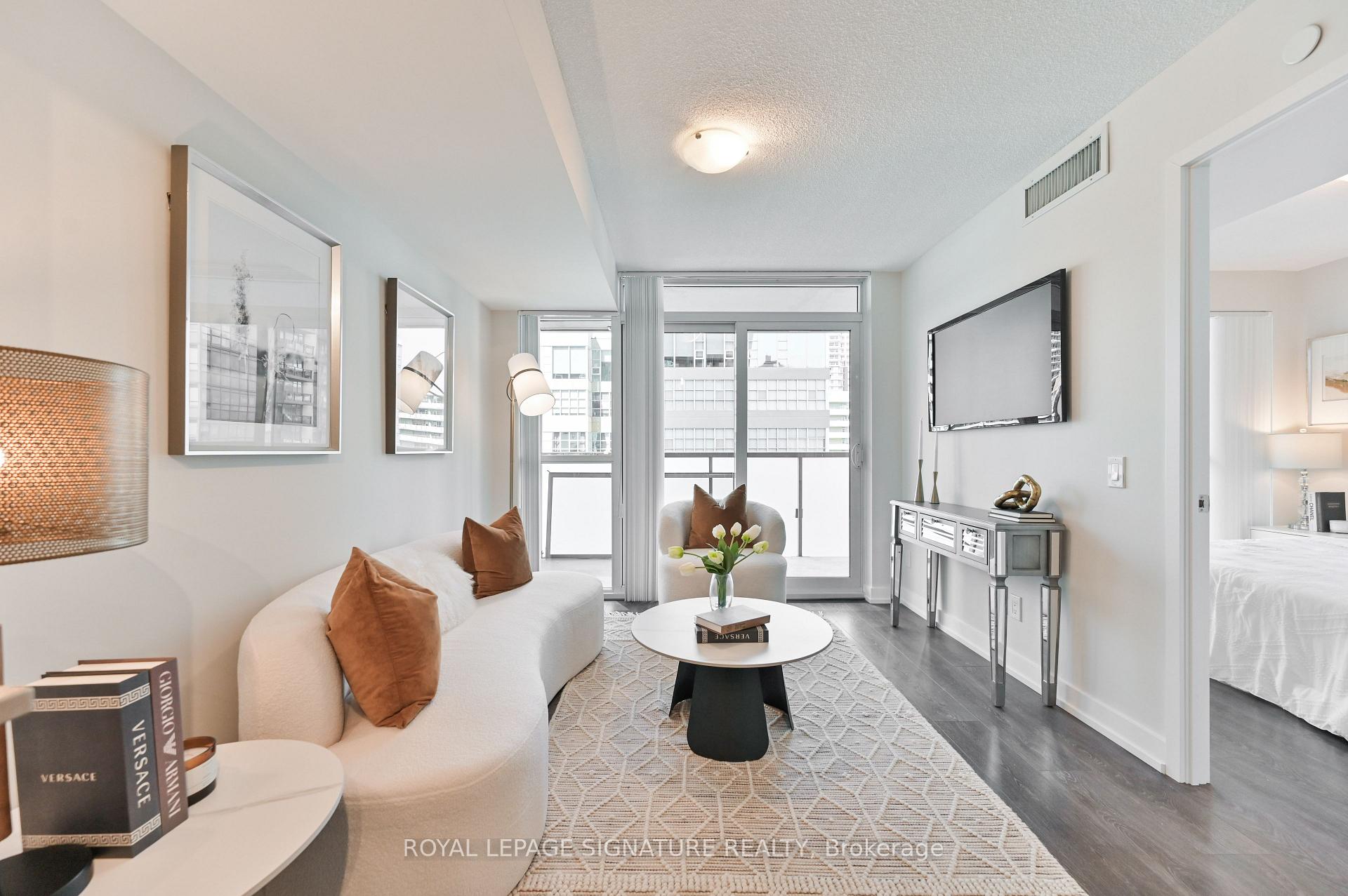 Photo 12 of Unit 606, 125 Redpath Avenue, Toronto, Mount Pleasant West — HOMEH