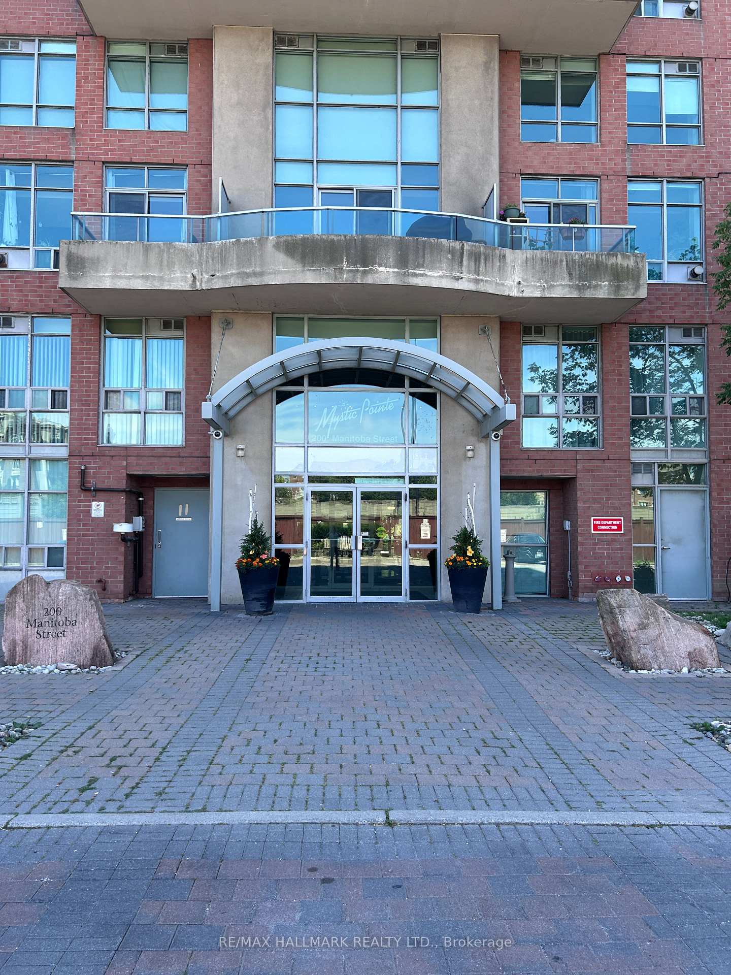 Front of Unit 201, 200 Manitoba Street