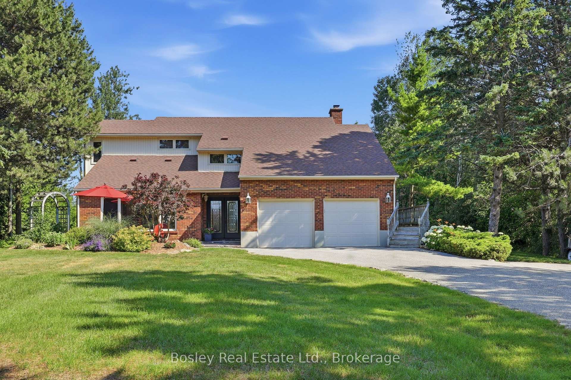 Photo 2 of 124 Bartlett Boulevard, Collingwood — HOMEH