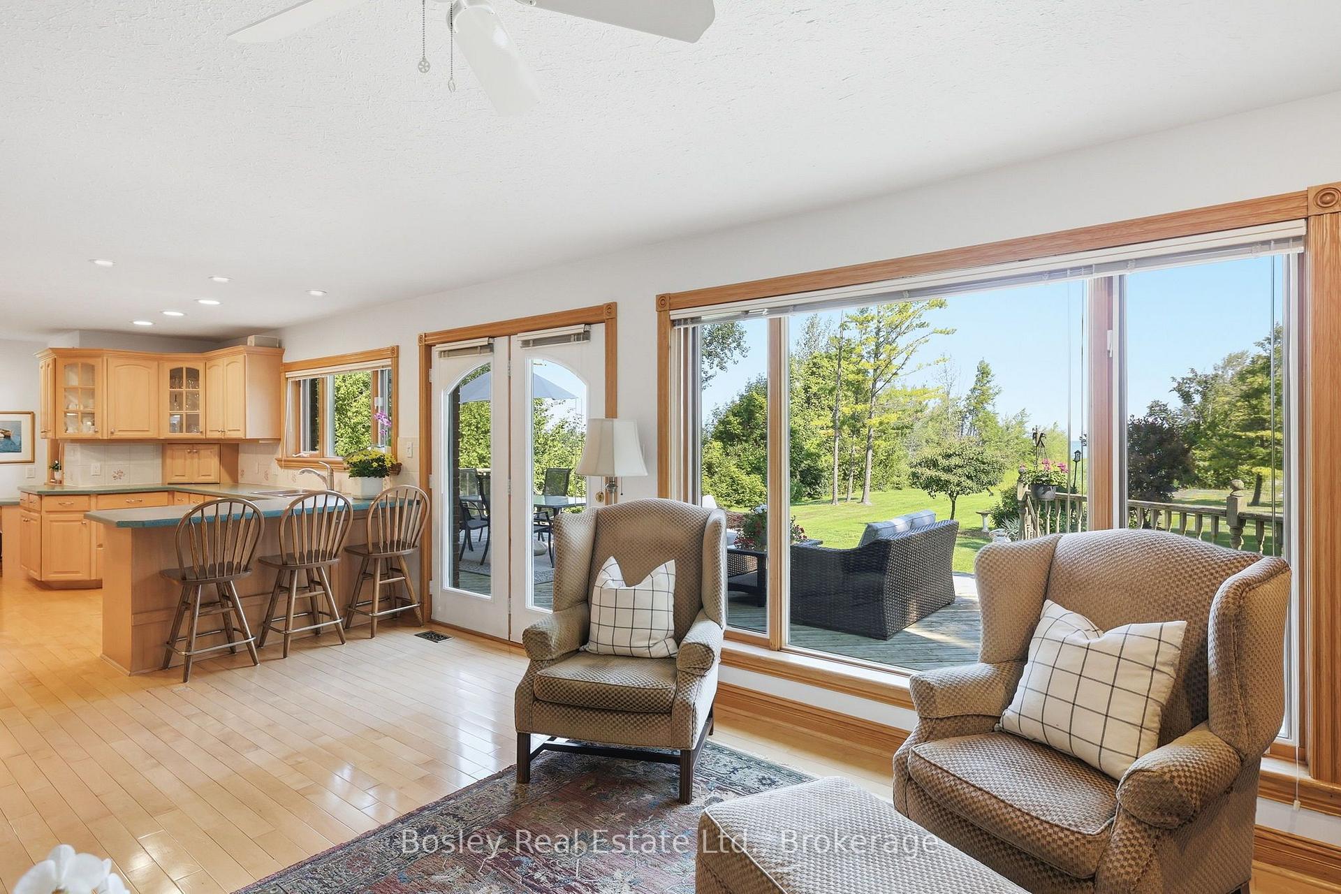 Photo 7 of 124 Bartlett Boulevard, Collingwood — HOMEH