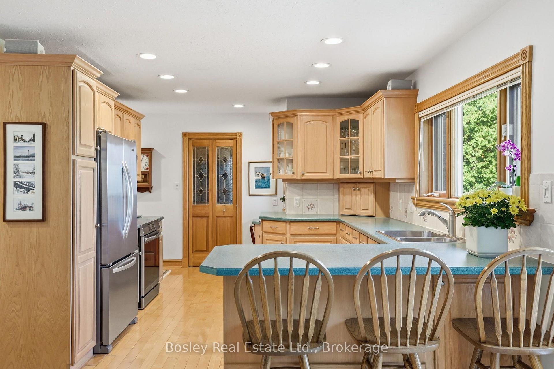 Photo 15 of 124 Bartlett Boulevard, Collingwood — HOMEH