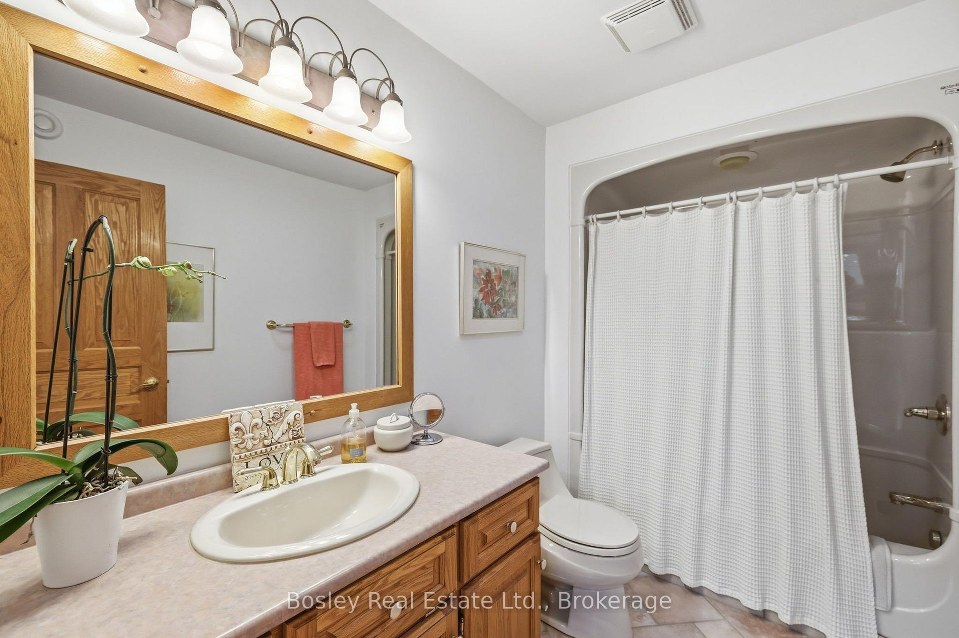 Photo 28 of 124 Bartlett Boulevard, Collingwood — HOMEH