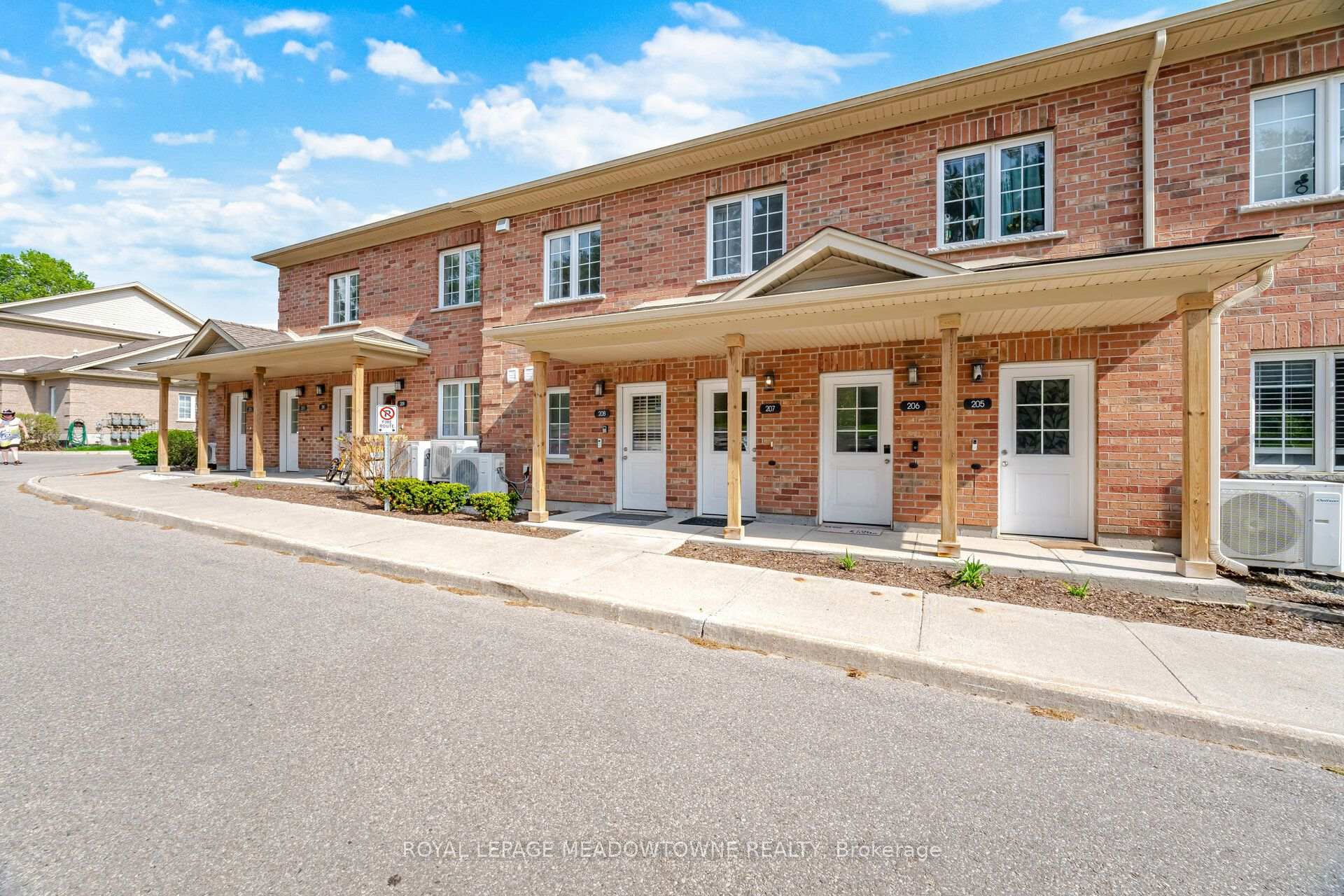 Front of Unit 207, 7 Cityview Drive S