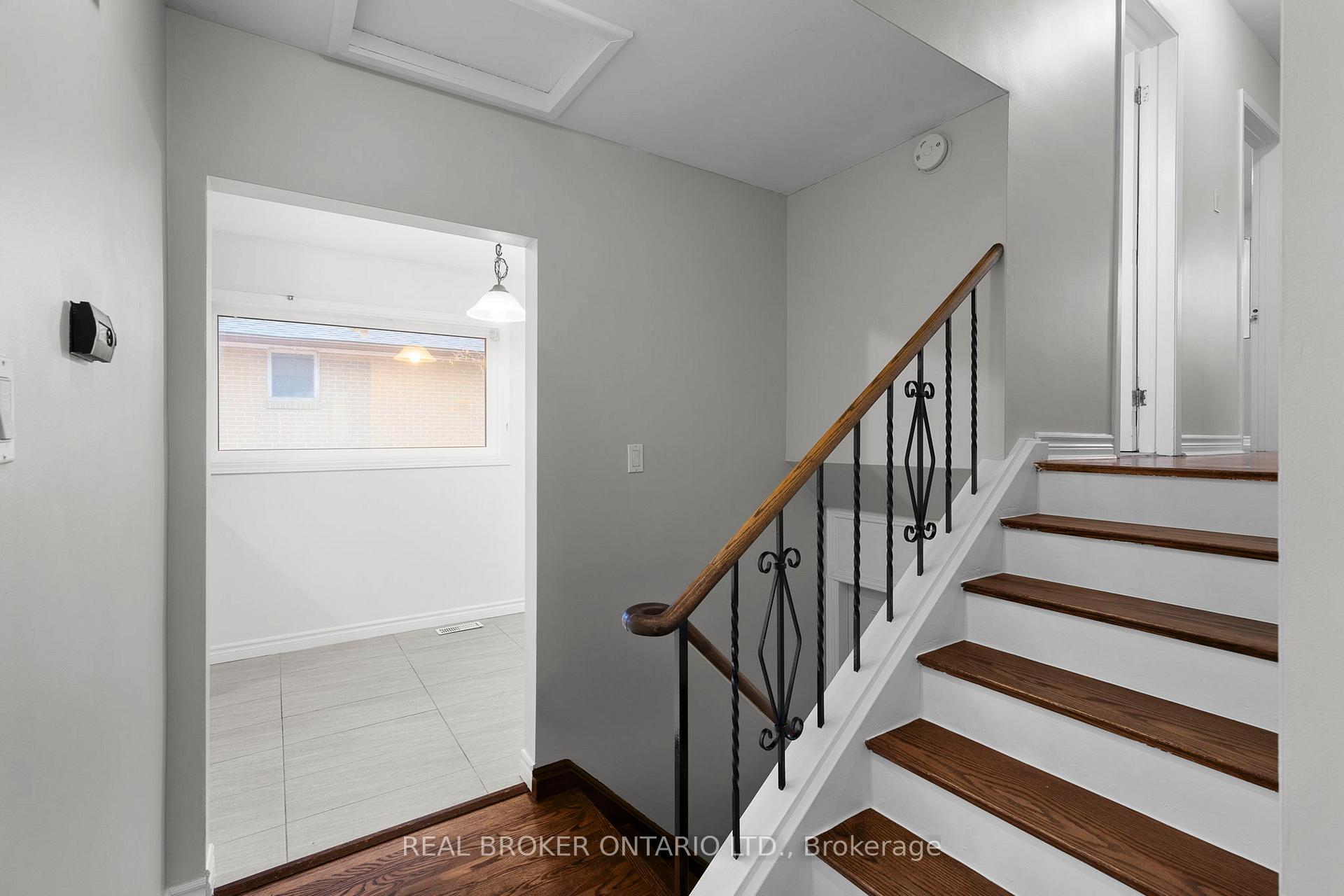 Photo 12 of 65 Ottaway Avenue, Barrie, Wellington — HOMEH
