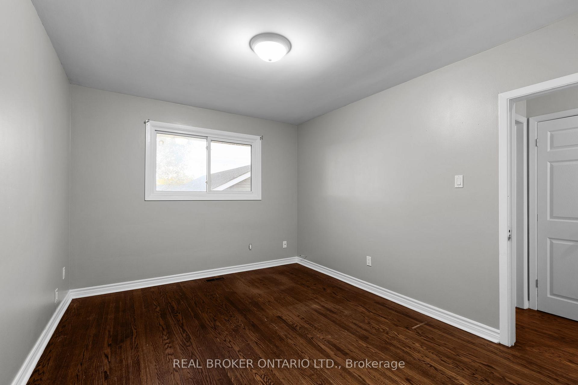Photo 13 of 65 Ottaway Avenue, Barrie, Wellington — HOMEH