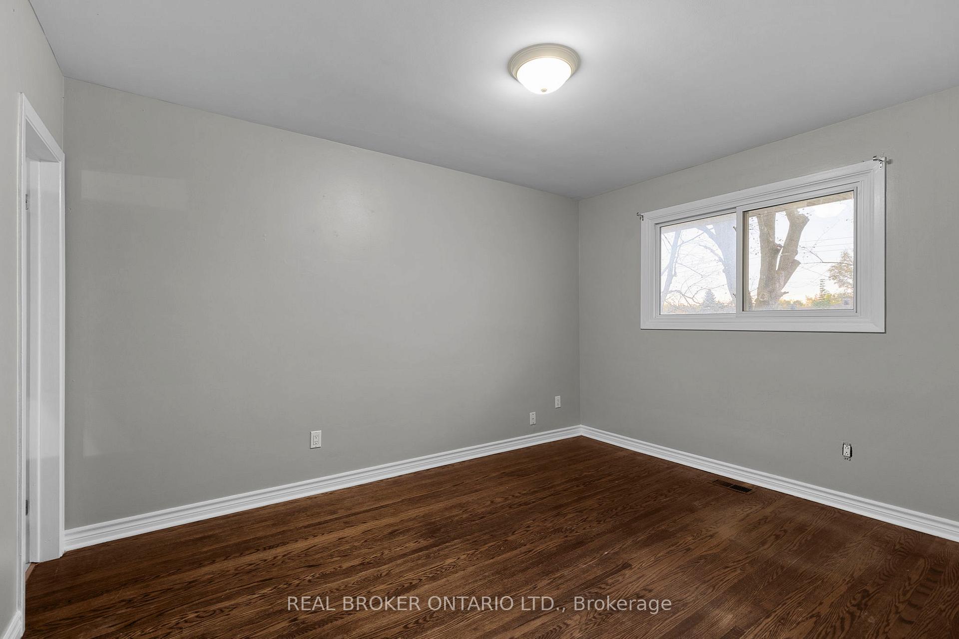 Photo 14 of 65 Ottaway Avenue, Barrie, Wellington — HOMEH