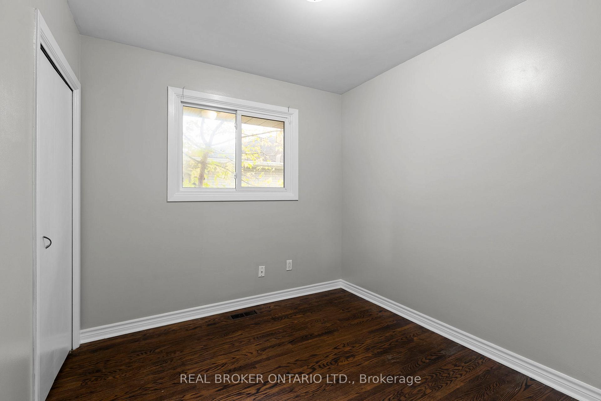 Photo 17 of 65 Ottaway Avenue, Barrie, Wellington — HOMEH
