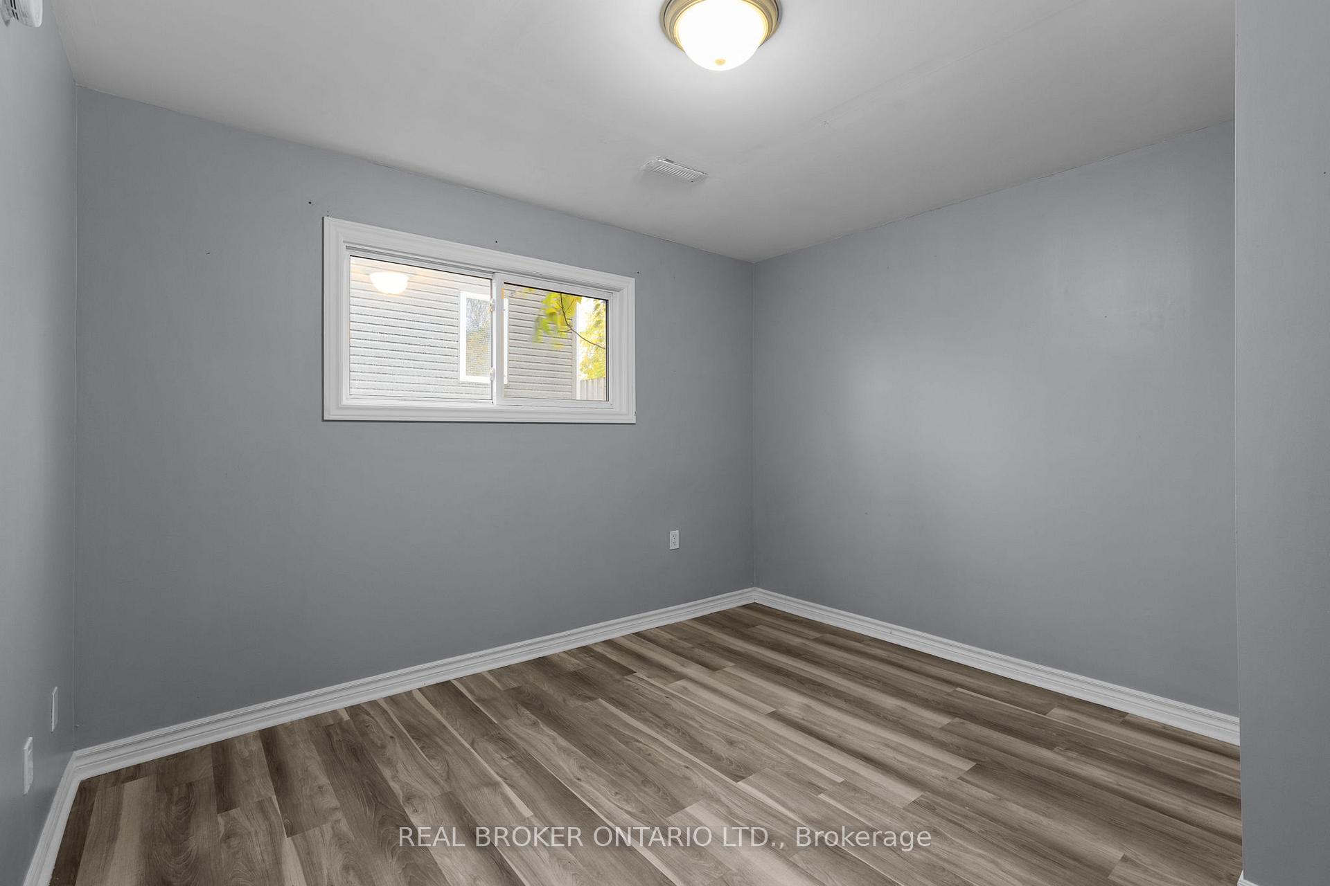 Photo 20 of 65 Ottaway Avenue, Barrie, Wellington — HOMEH