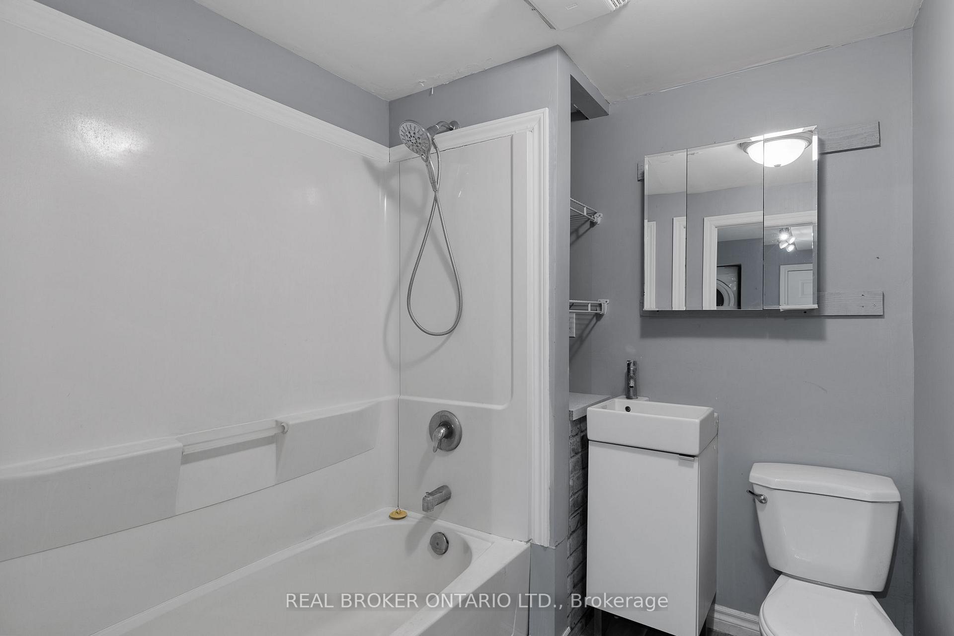 Photo 23 of 65 Ottaway Avenue, Barrie, Wellington — HOMEH