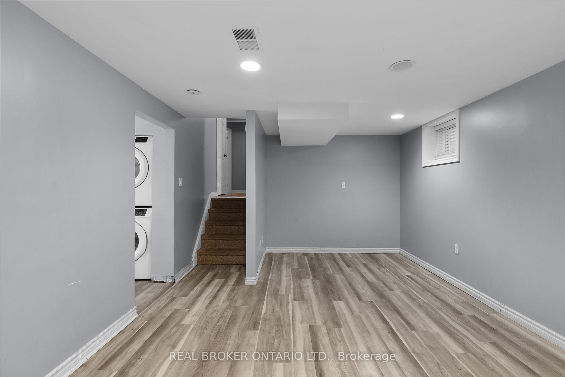 Photo 28 of 65 Ottaway Avenue, Barrie, Wellington — HOMEH