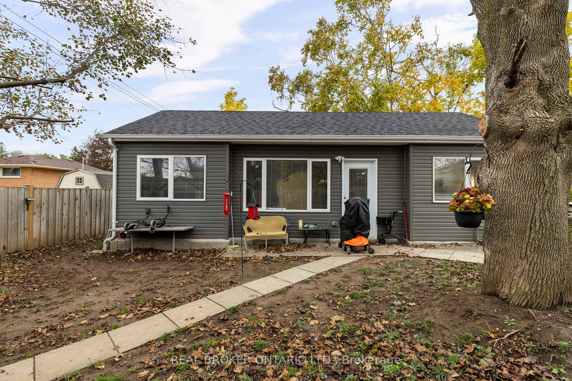 Photo 30 of 65 Ottaway Avenue, Barrie, Wellington — HOMEH